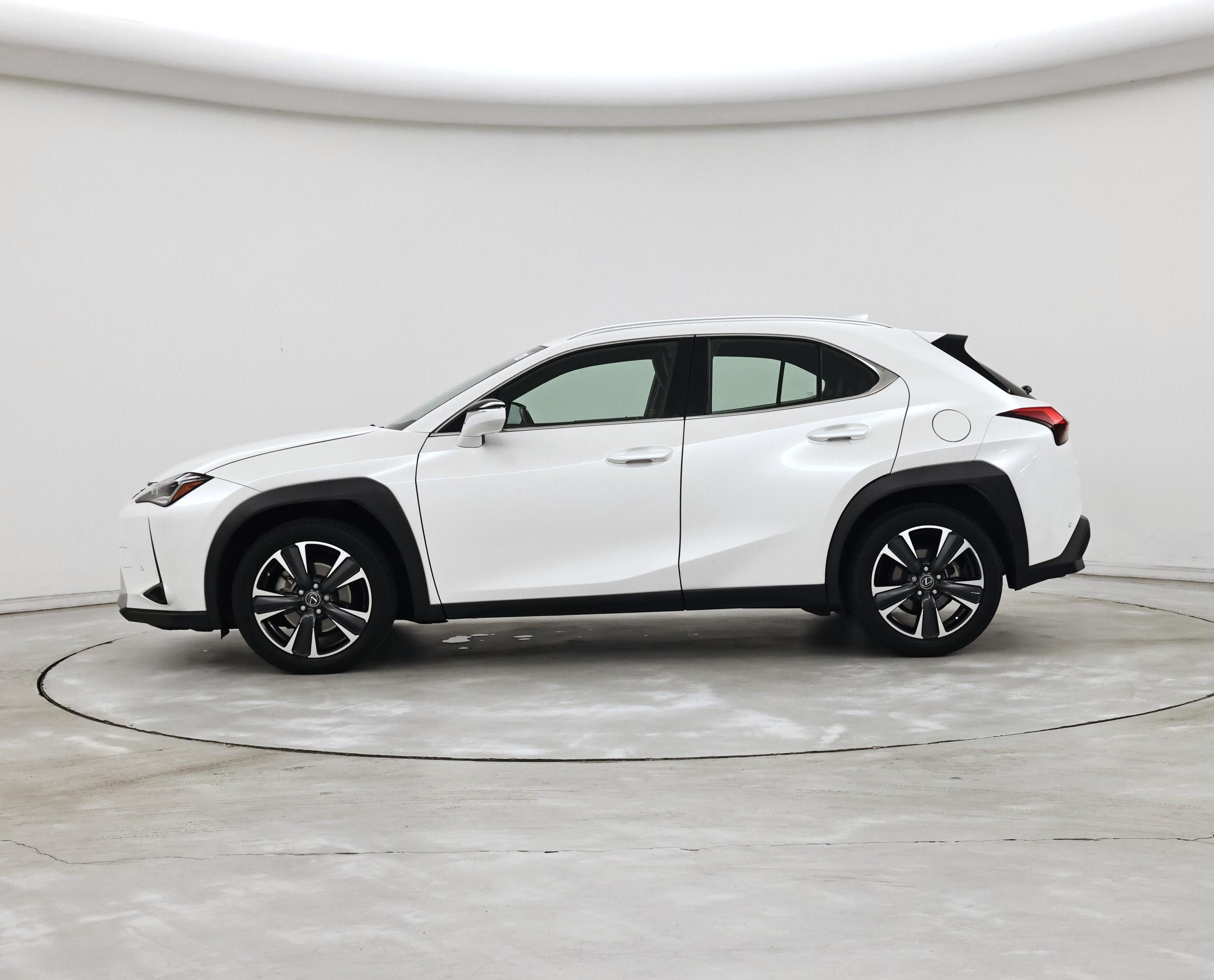 Thumbnail: 2021 Lexus UX - 3