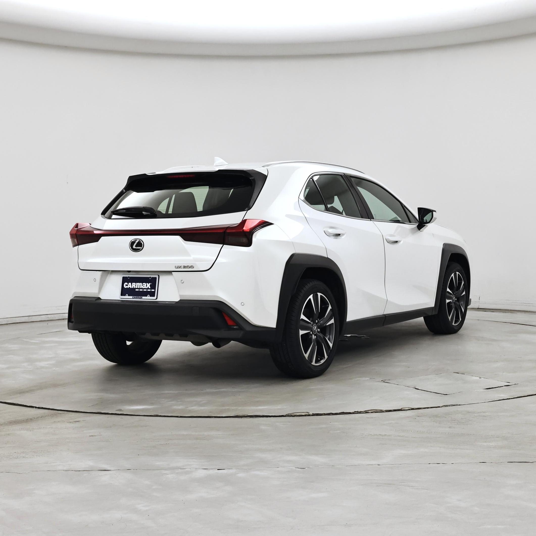 Thumbnail: 2021 Lexus UX - 8