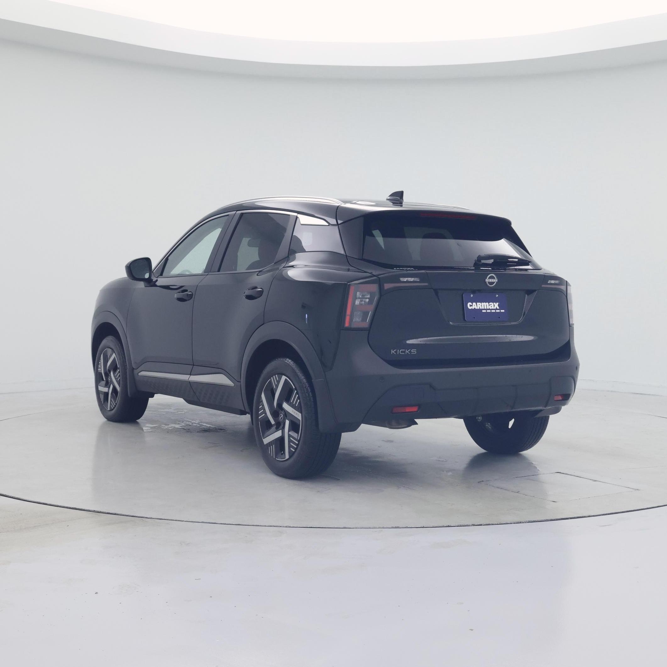 Thumbnail: 2025 Nissan Kicks - 2