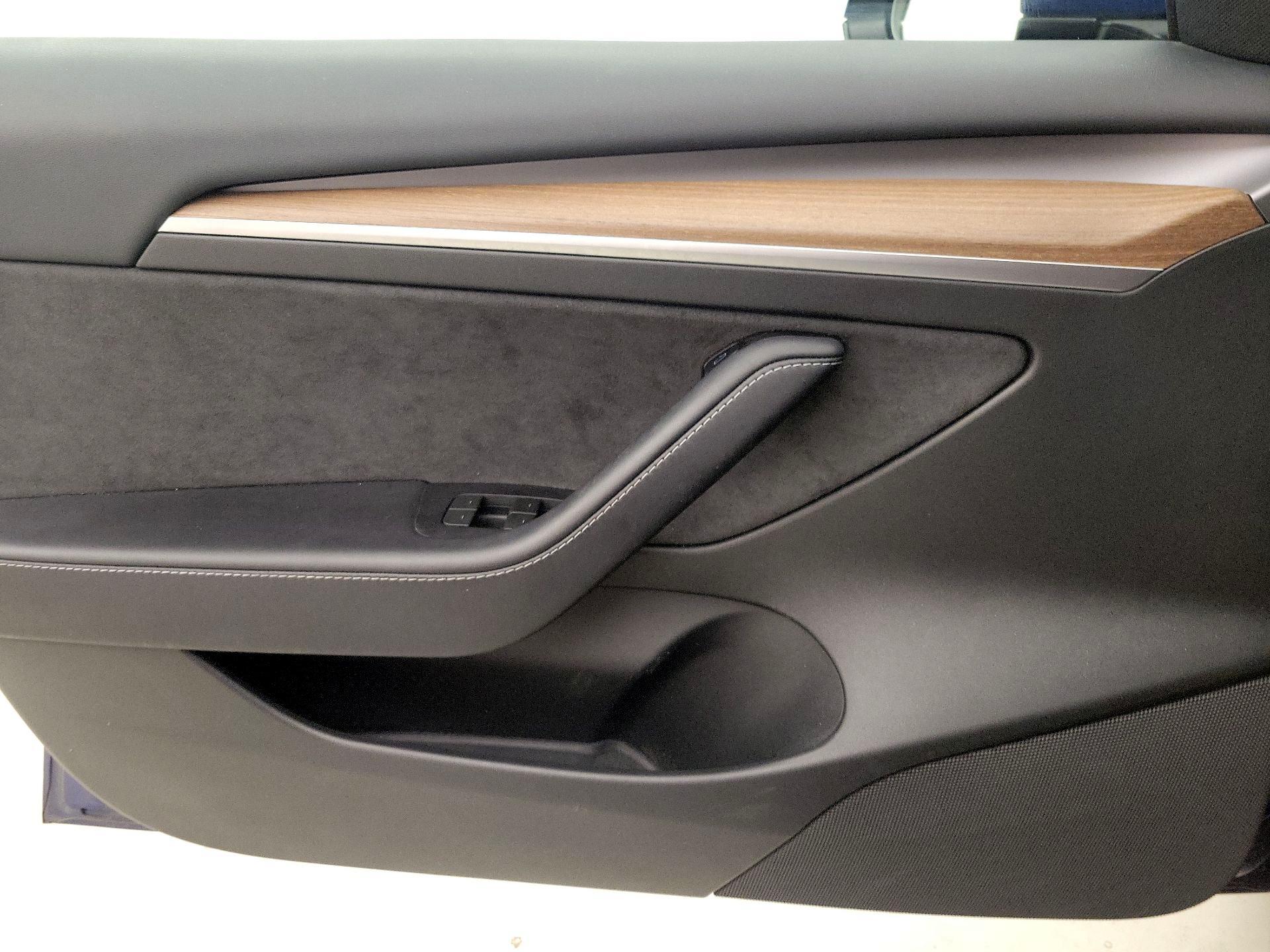 Thumbnail: 2023 Tesla Model 3 - 12