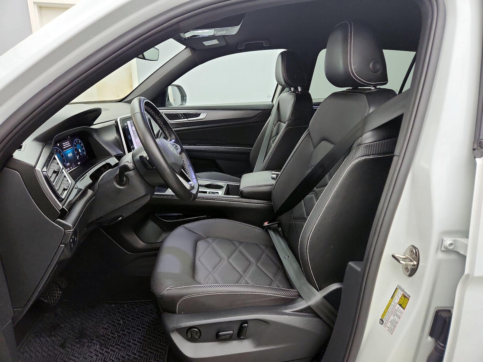 2025 Volkswagen Atlas Cross Sport SE - Photo 12