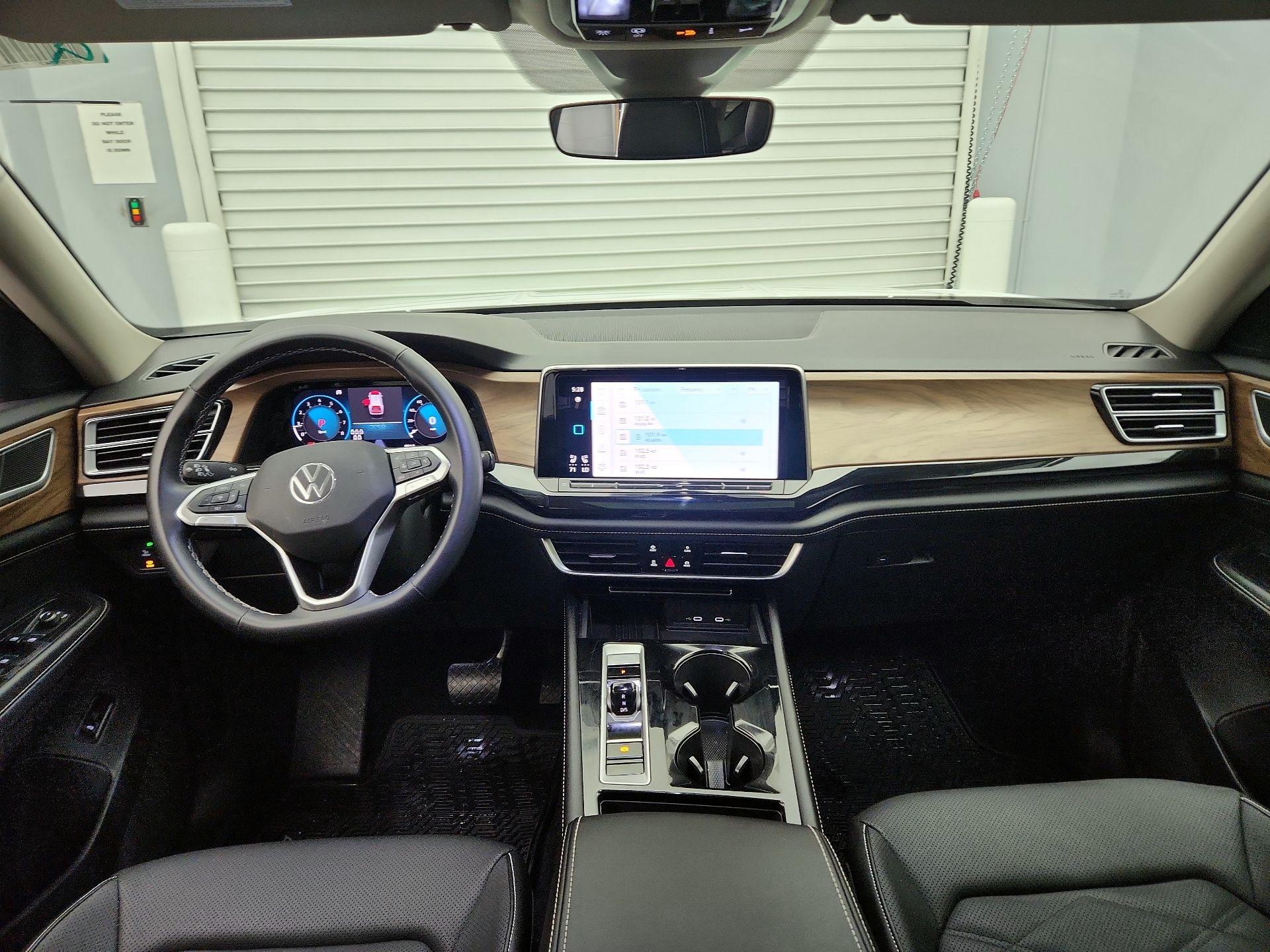 Thumbnail: 2025 Volkswagen Atlas - 9