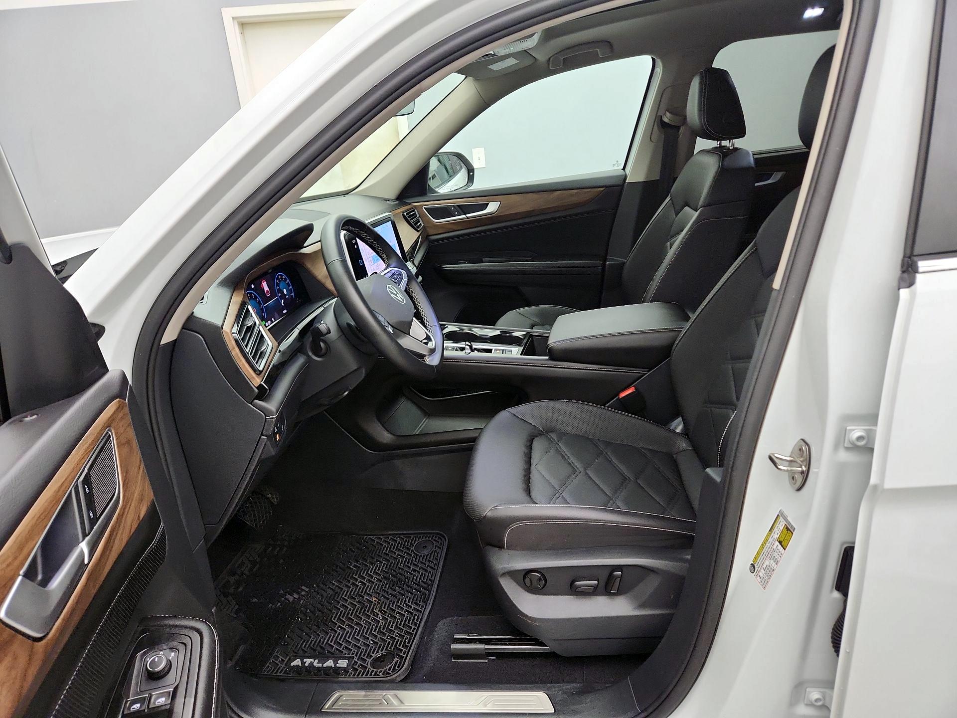 Thumbnail: 2025 Volkswagen Atlas - 11