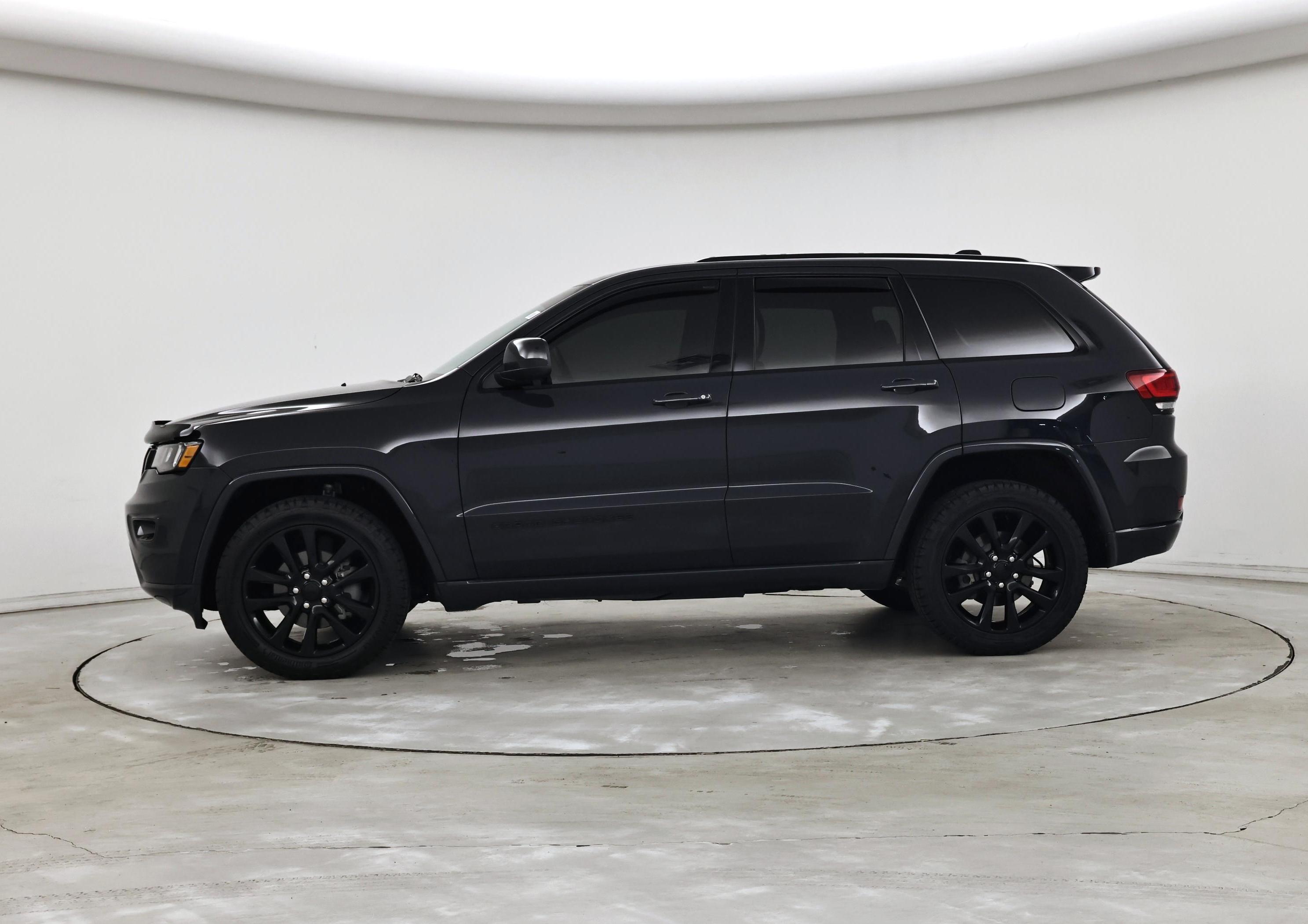 Thumbnail: 2018 Jeep Grand Cherokee - 3