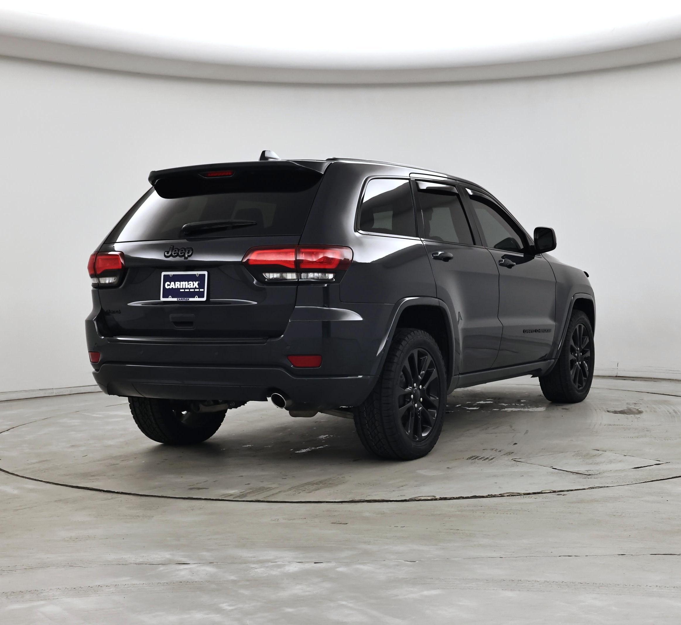 Thumbnail: 2018 Jeep Grand Cherokee - 8