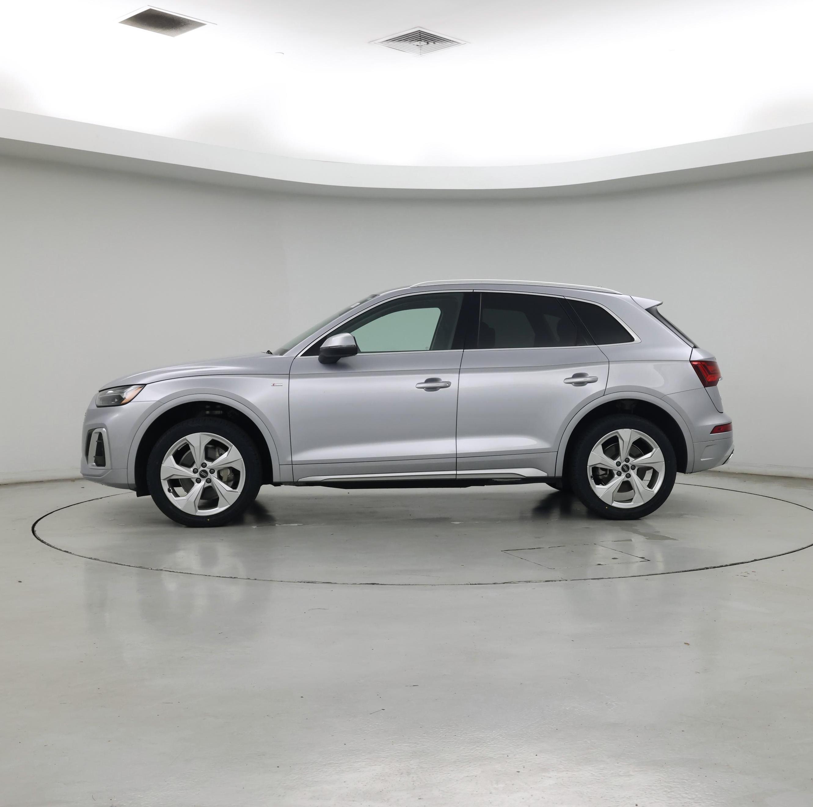 Thumbnail: 2023 Audi Q5 - 3