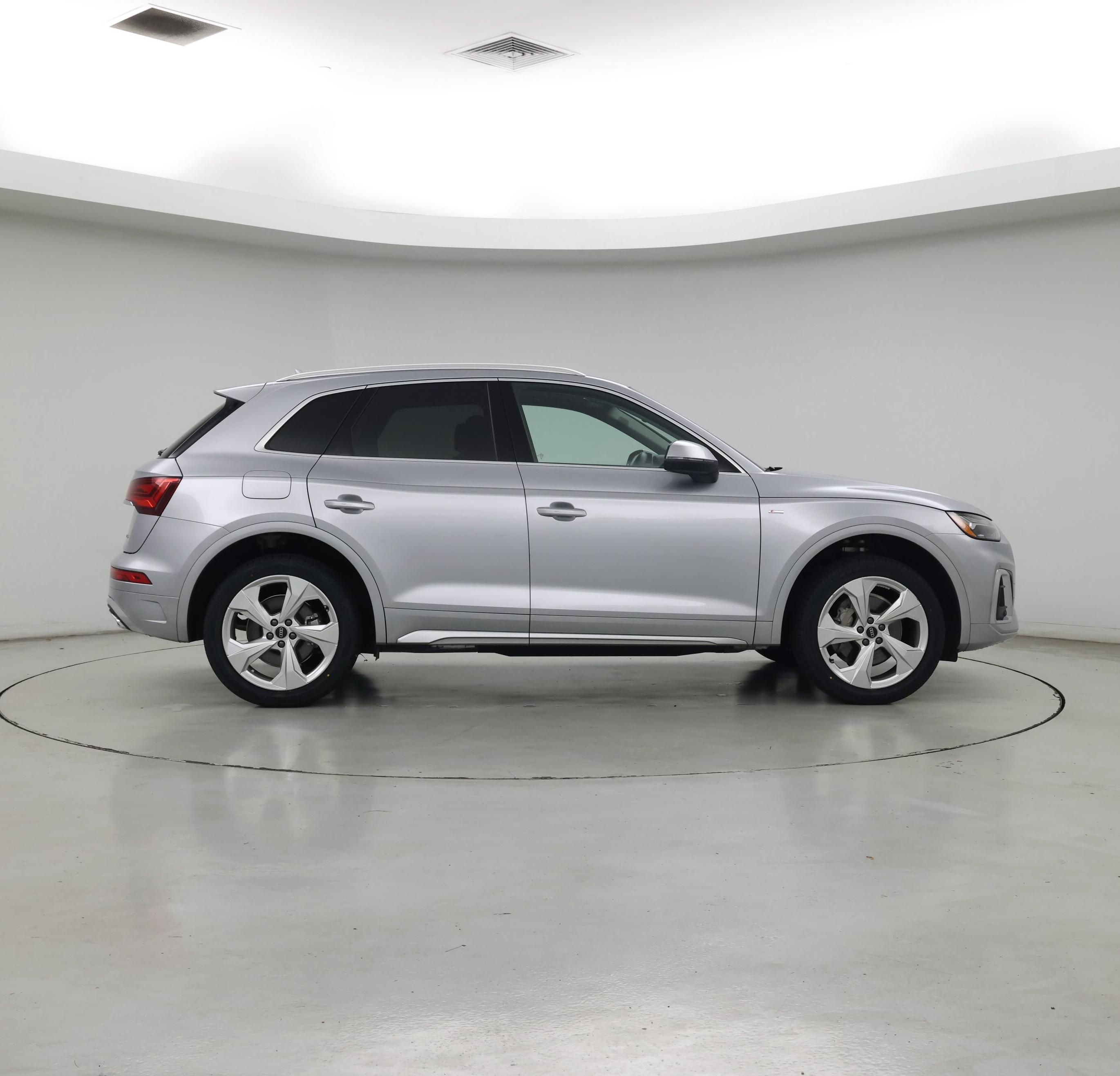Thumbnail: 2023 Audi Q5 - 7