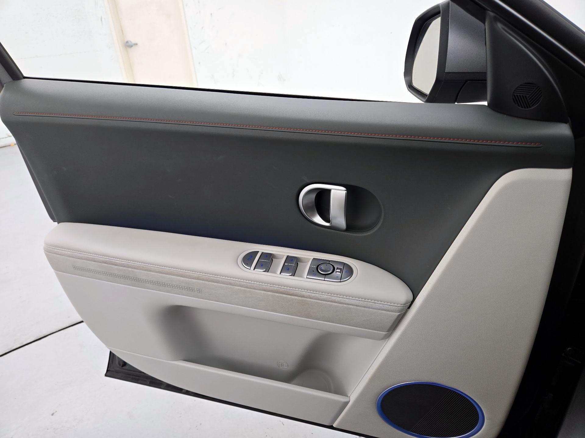 Thumbnail: 2023 Hyundai Ioniq 5 - 12