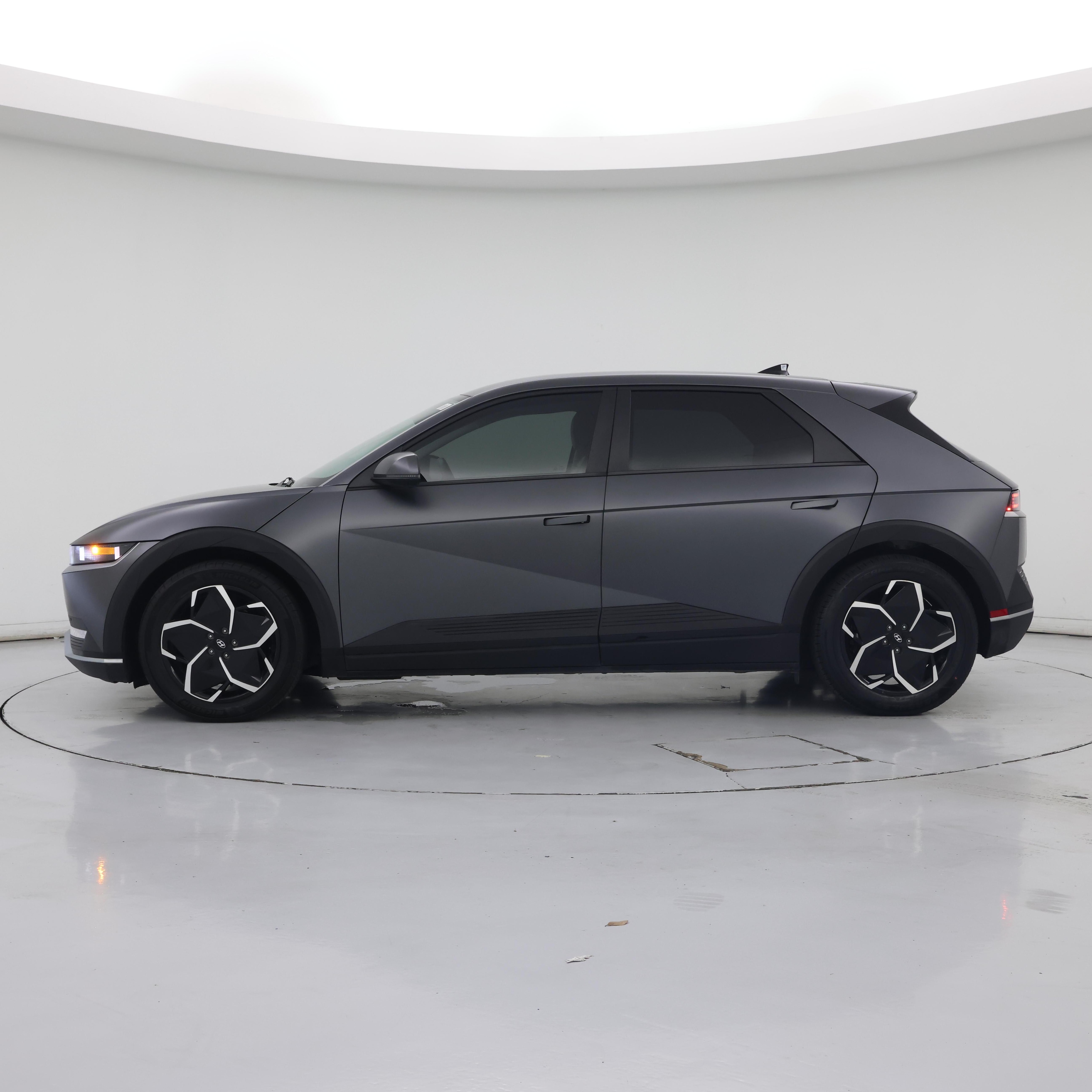 Thumbnail: 2023 Hyundai Ioniq 5 - 3
