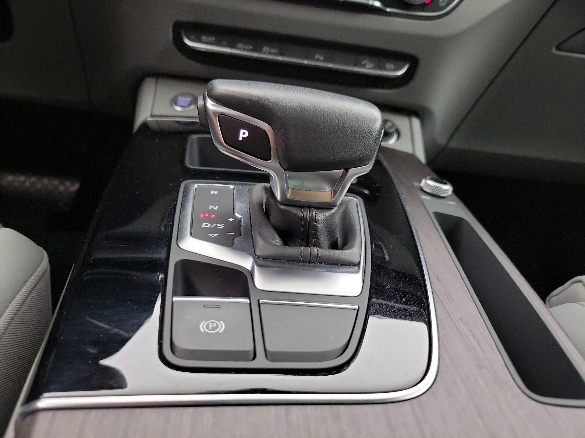 Thumbnail: 2023 Audi Q5 - 17