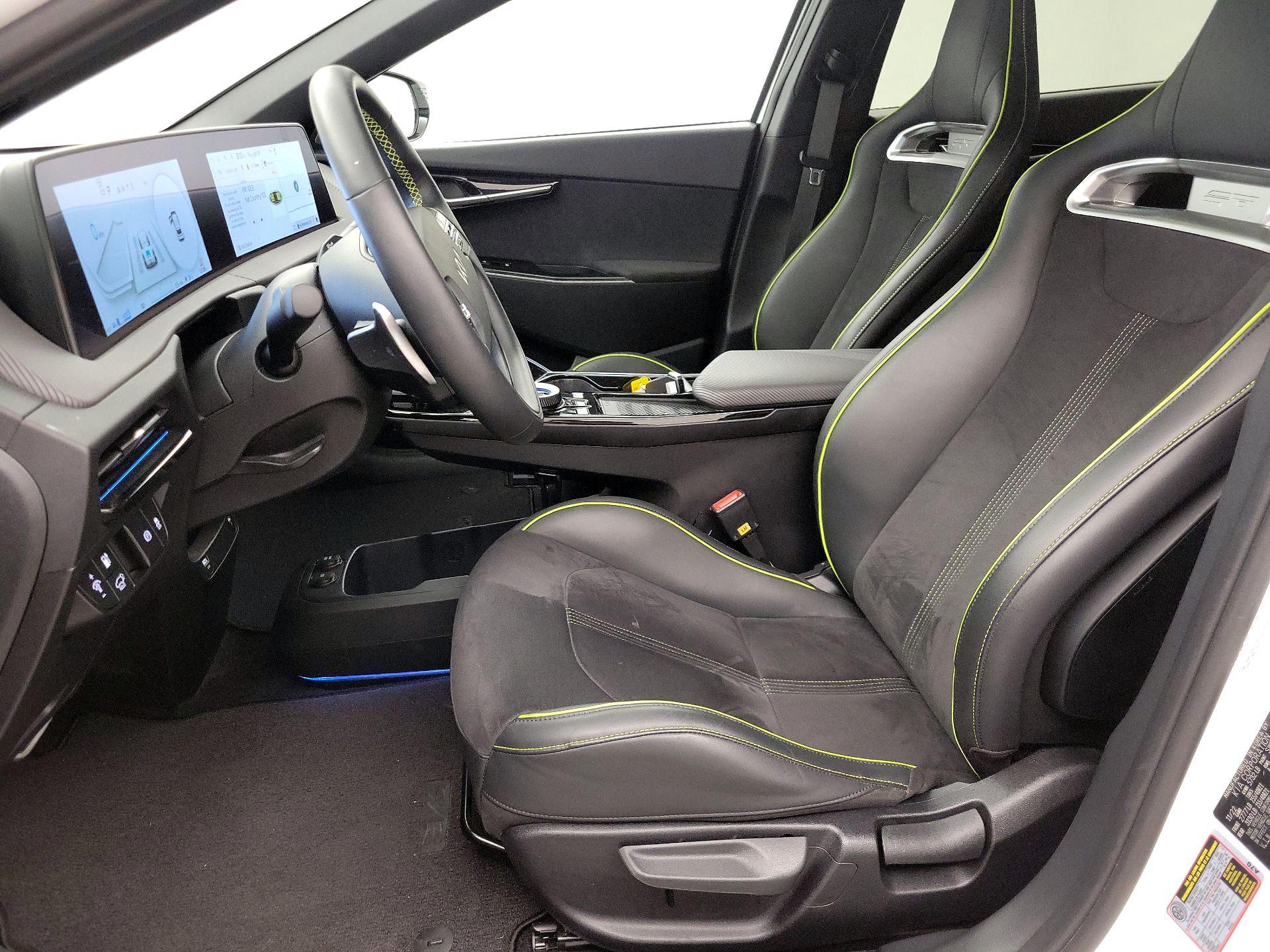 Thumbnail: 2023 Kia EV6 - 11