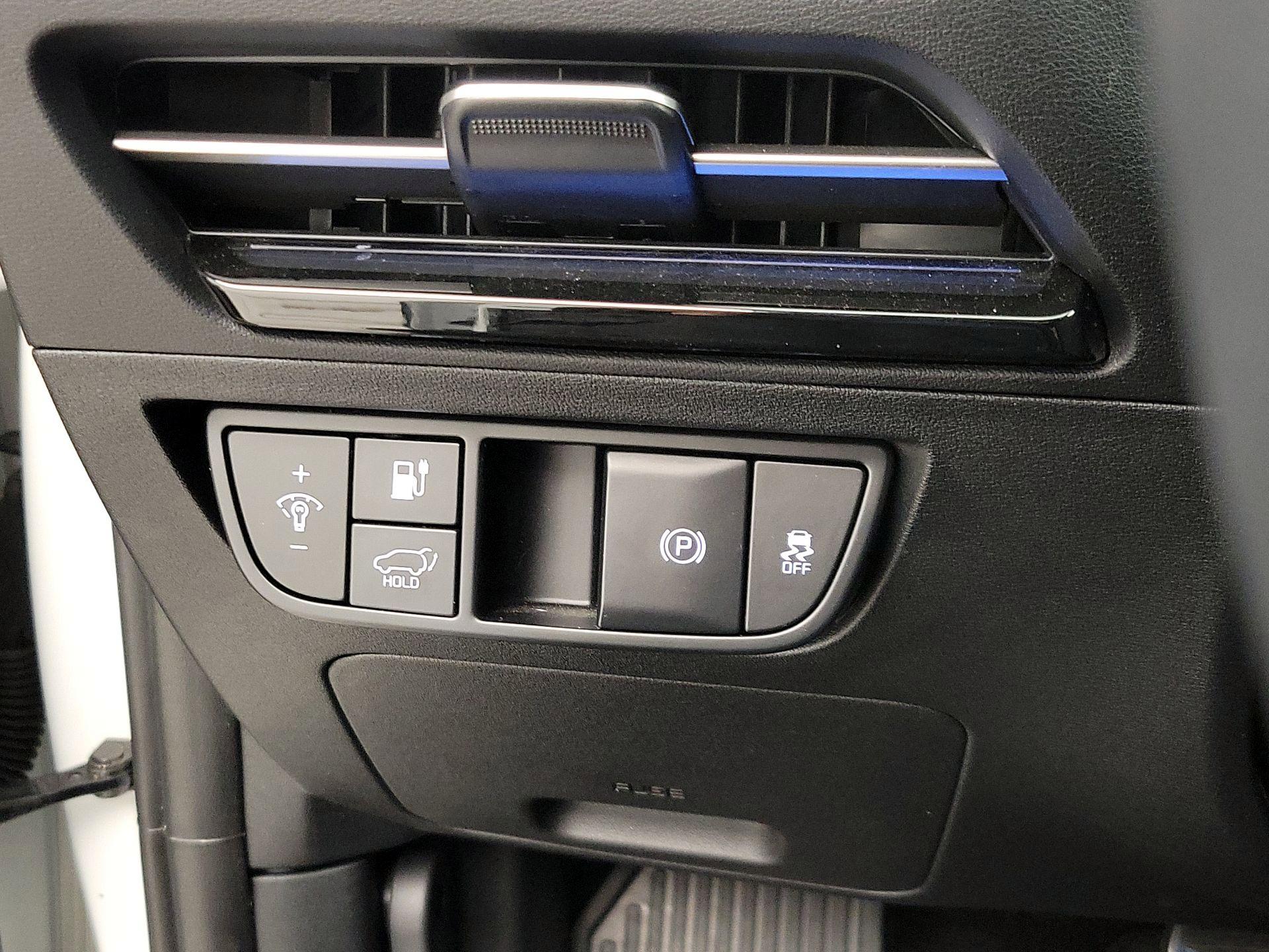 Thumbnail: 2023 Kia EV6 - 13
