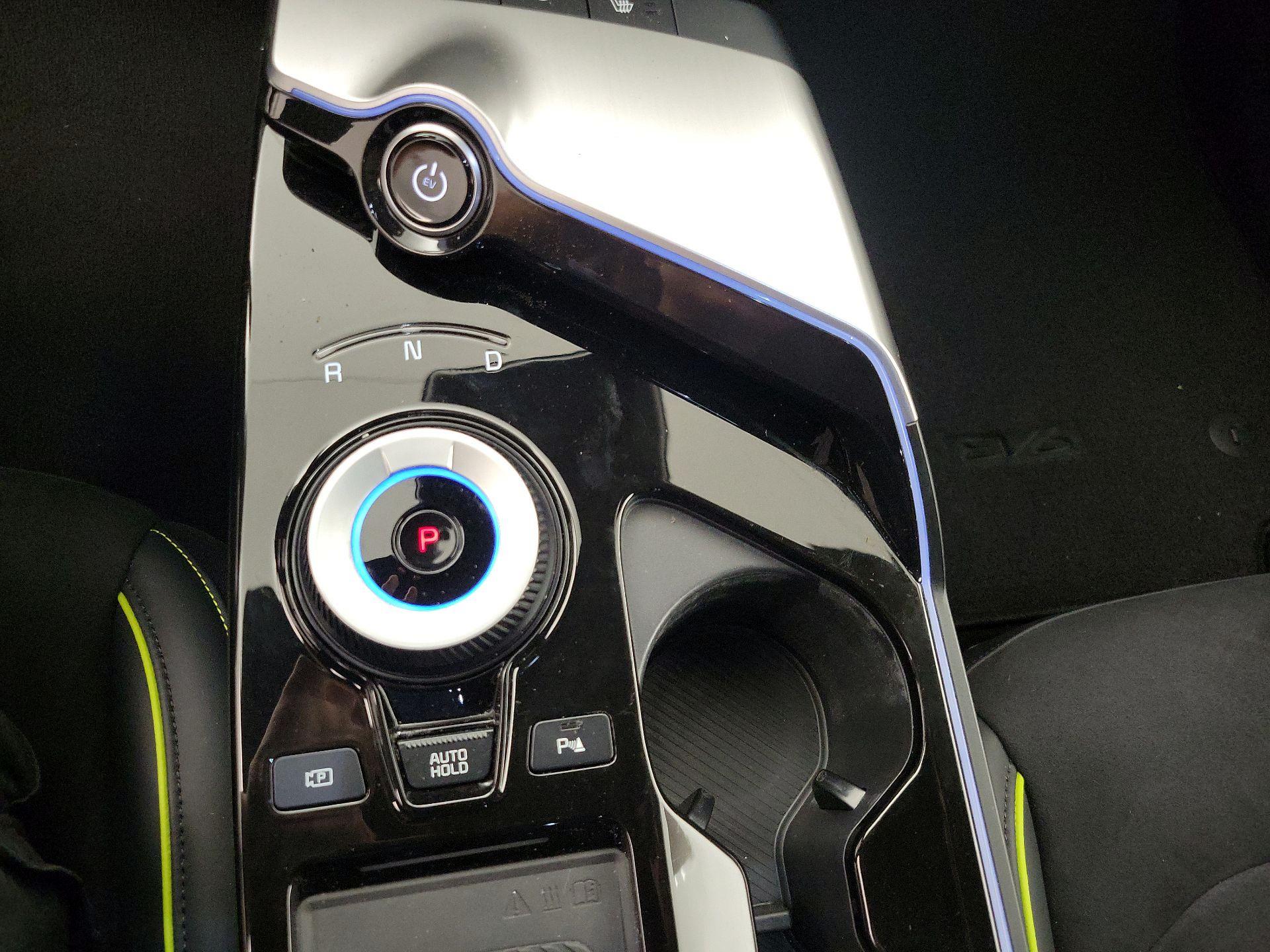 Thumbnail: 2023 Kia EV6 - 17