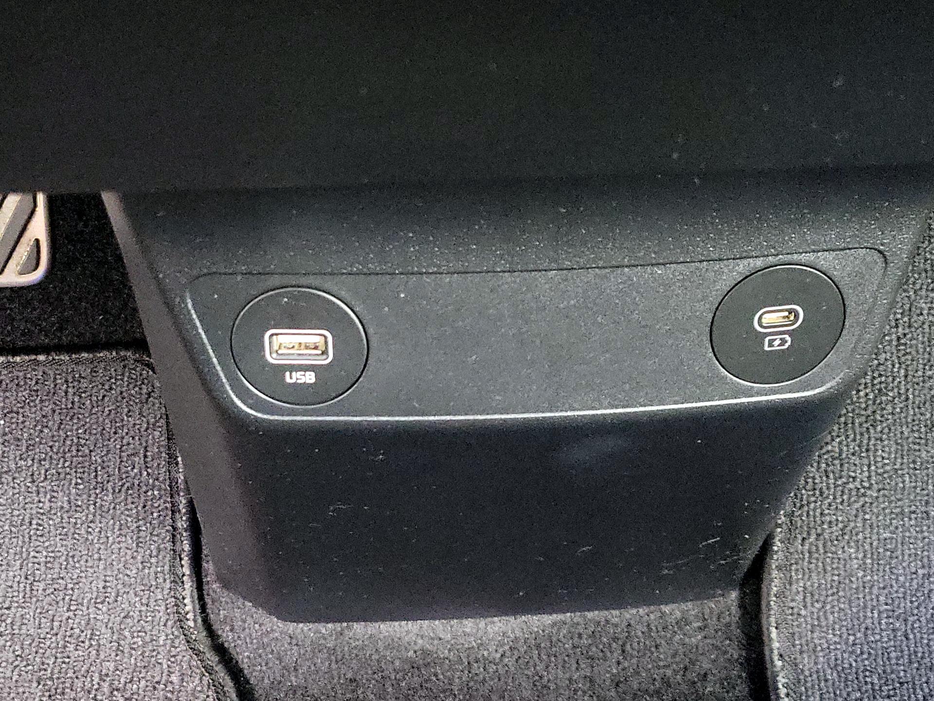 Thumbnail: 2023 Kia EV6 - 18