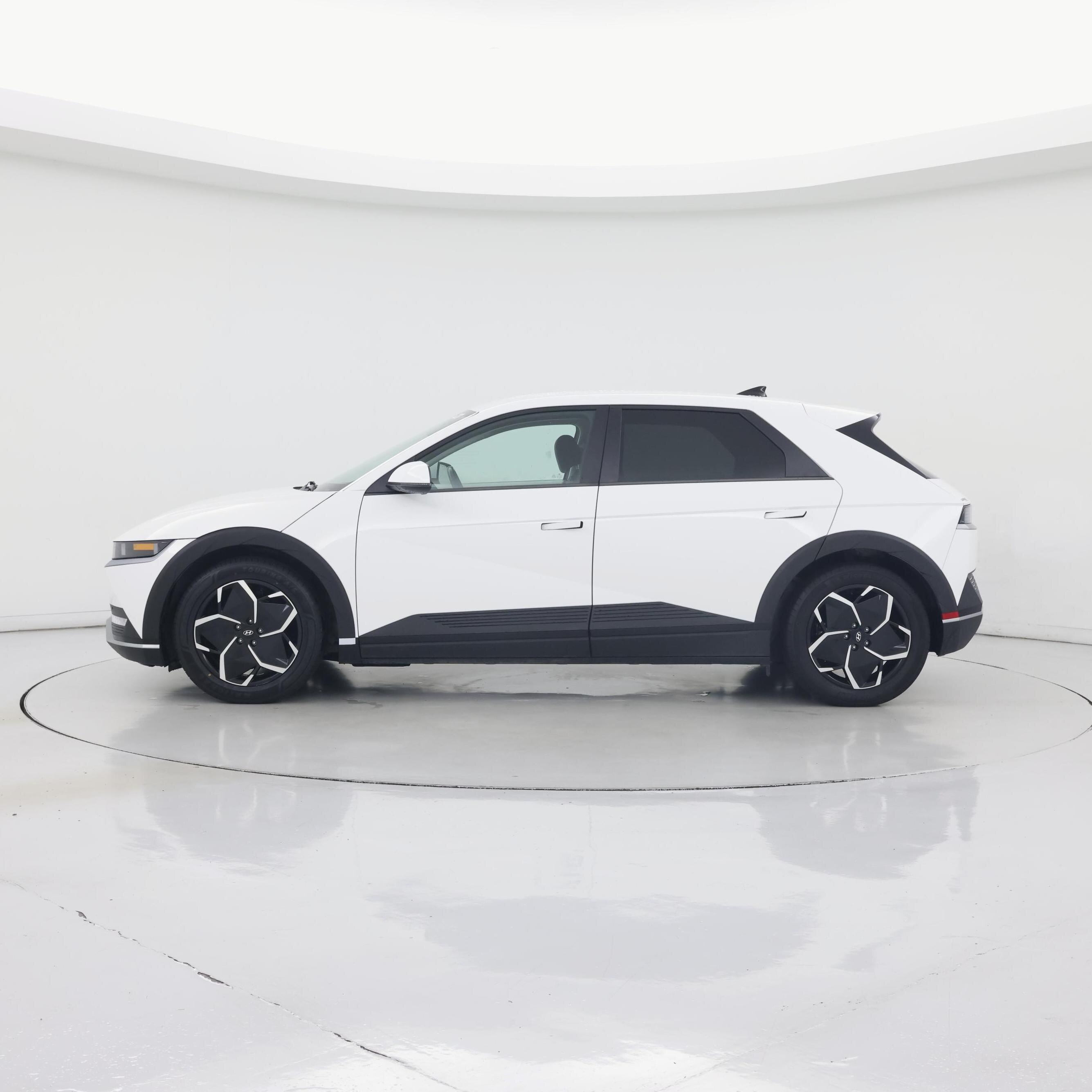 Thumbnail: 2024 Hyundai Ioniq 5 - 3