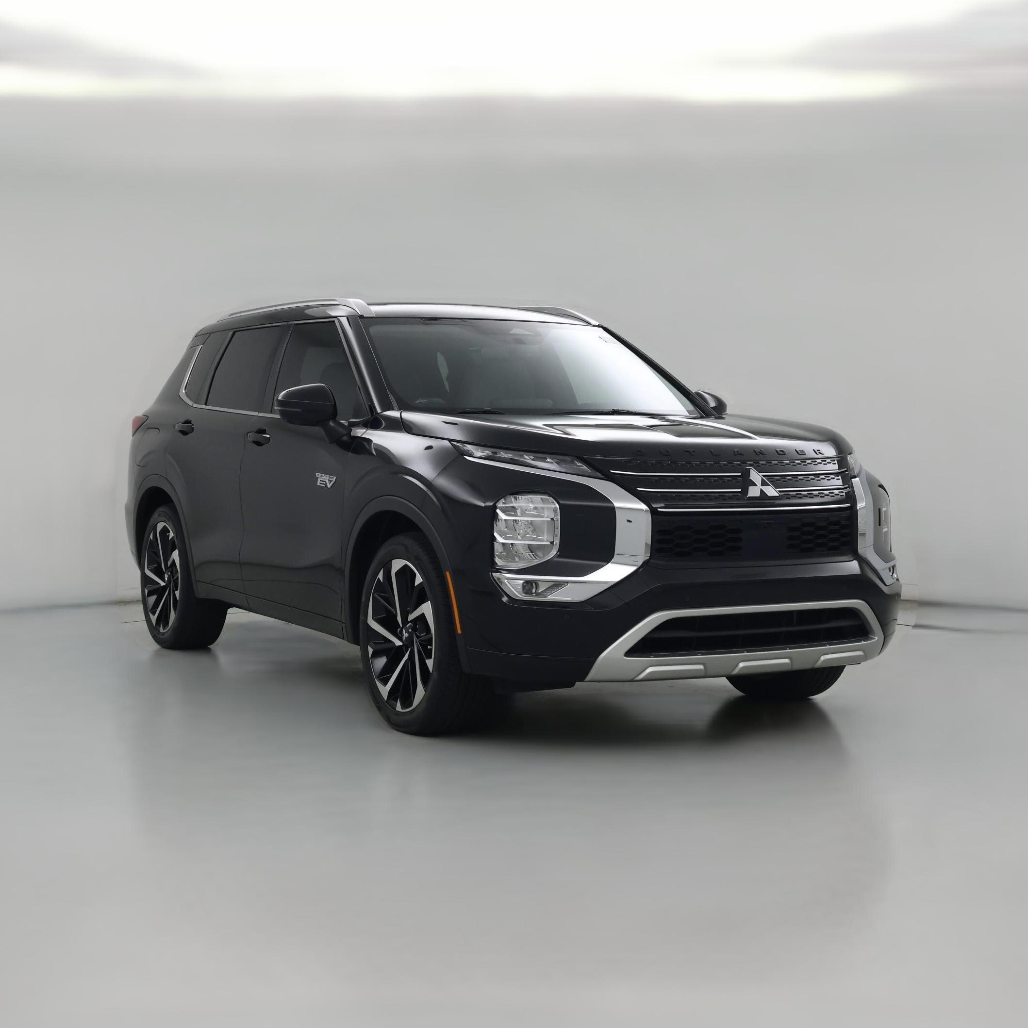 Thumbnail: 2023 Mitsubishi Outlander - 1
