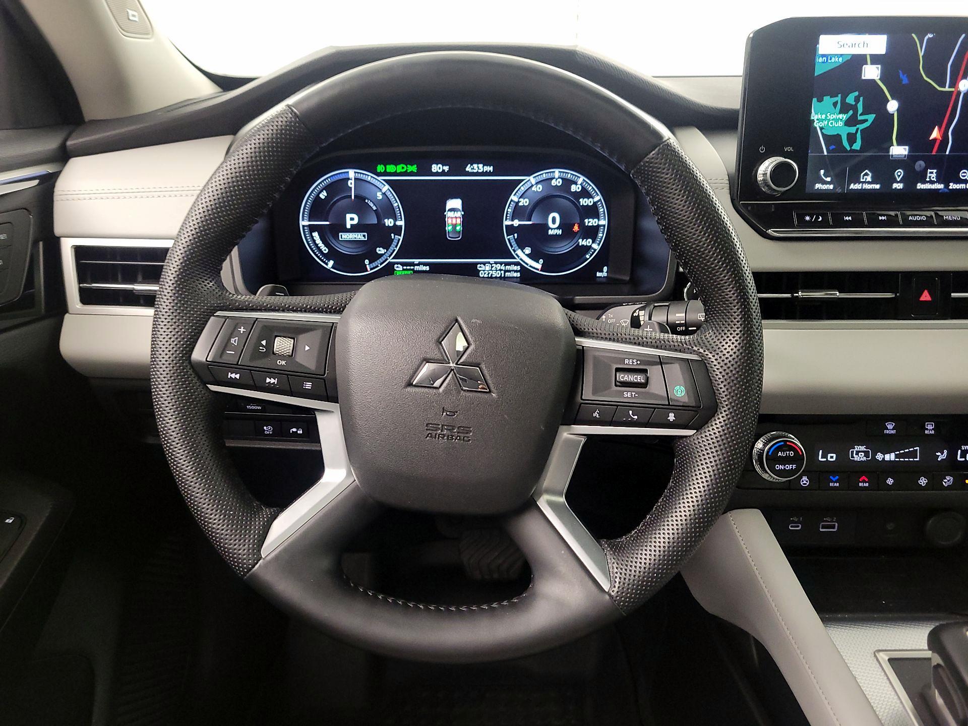 Thumbnail: 2023 Mitsubishi Outlander - 10