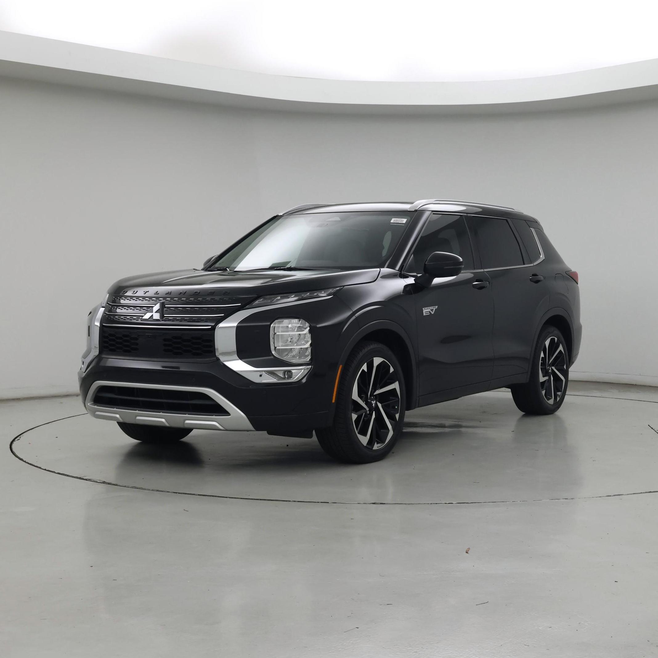Thumbnail: 2023 Mitsubishi Outlander - 4