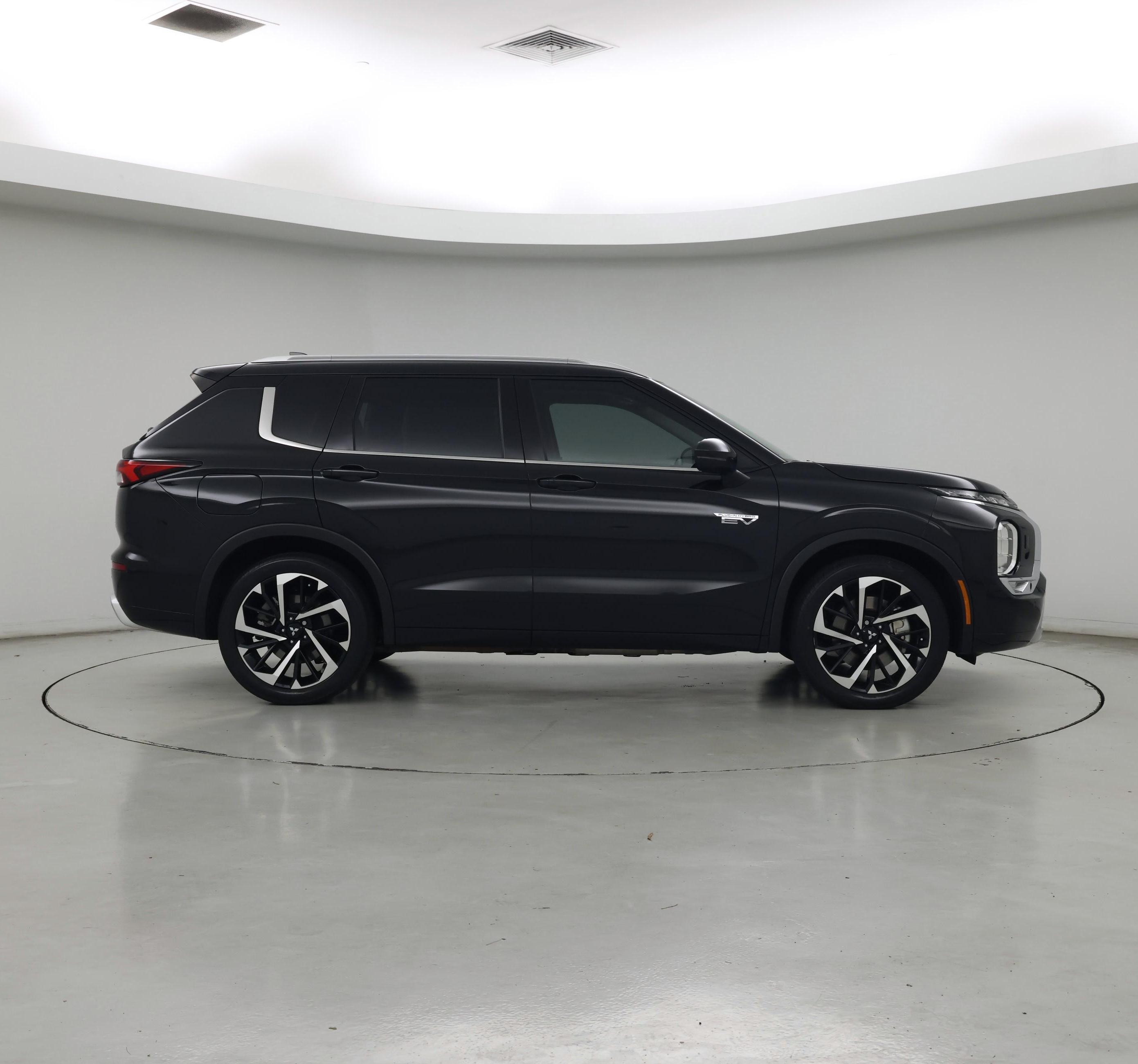 Thumbnail: 2023 Mitsubishi Outlander - 7