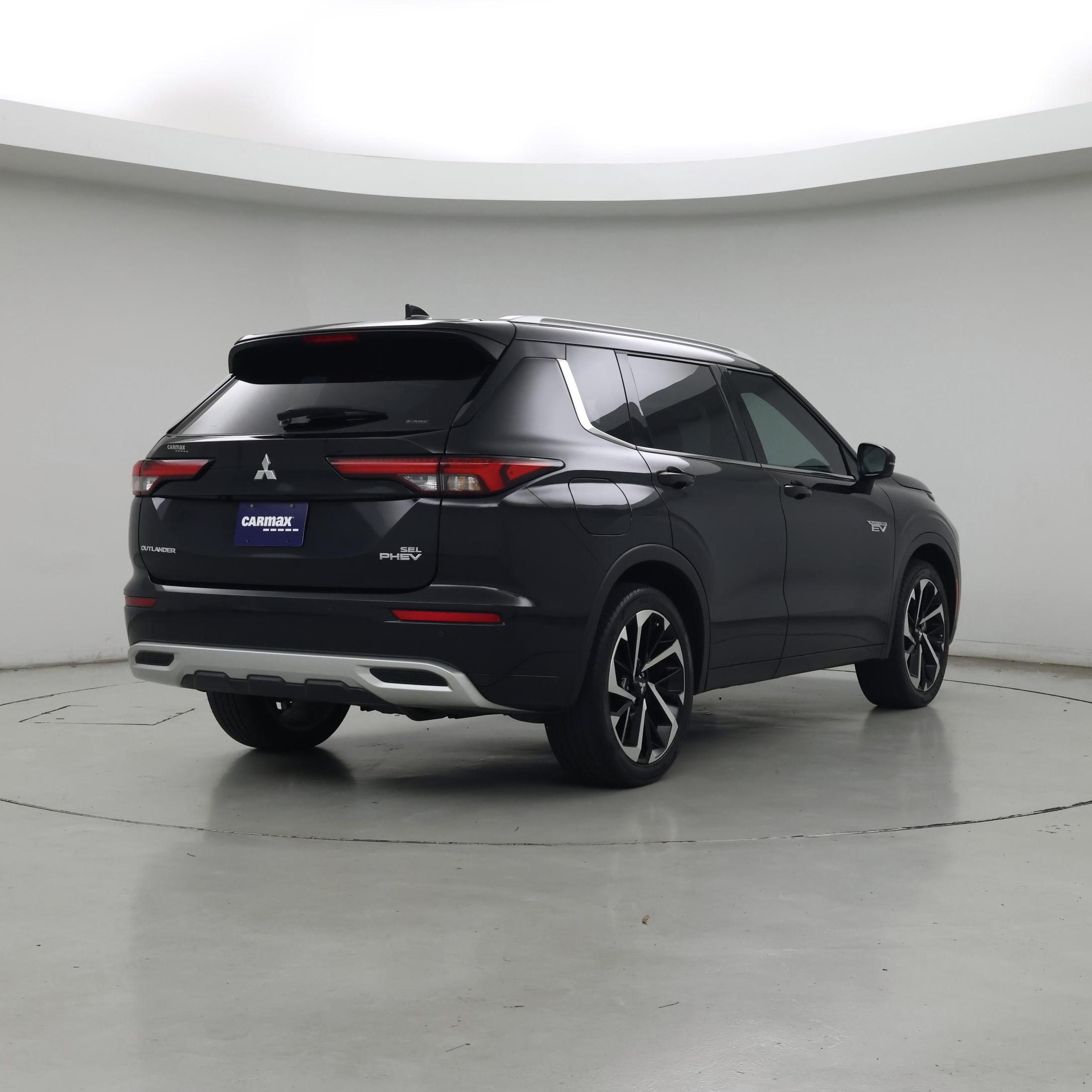 Thumbnail: 2023 Mitsubishi Outlander - 8