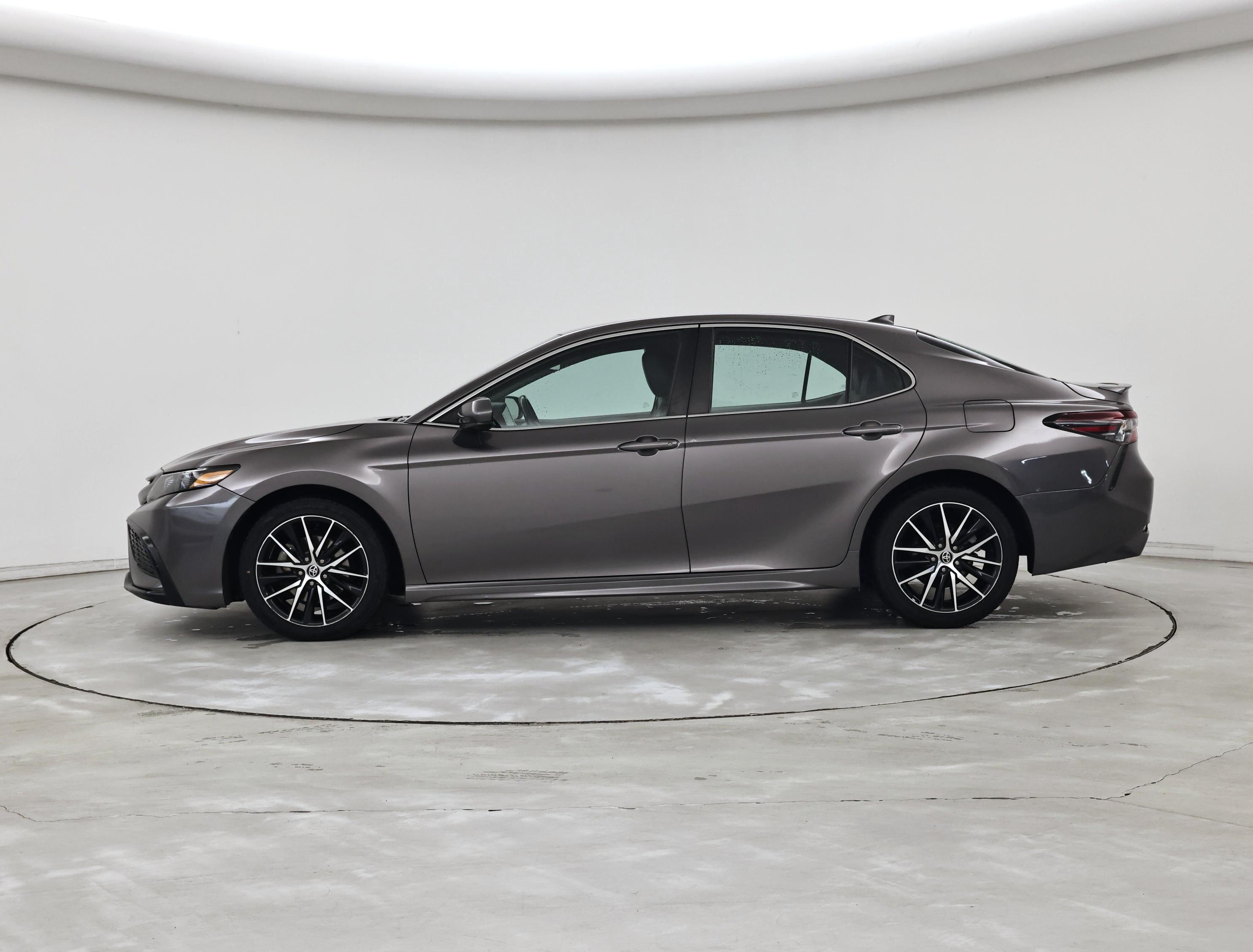 Thumbnail: 2021 Toyota Camry - 3