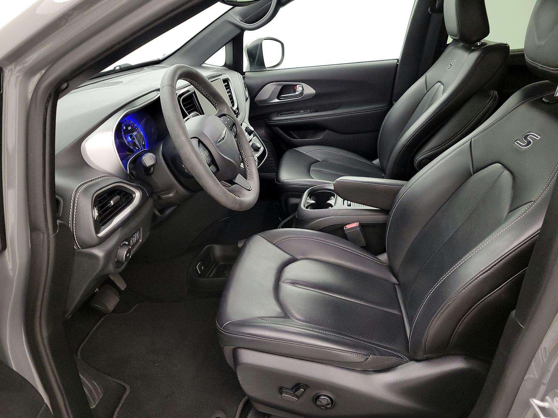Thumbnail: 2023 Chrysler Pacifica - 11
