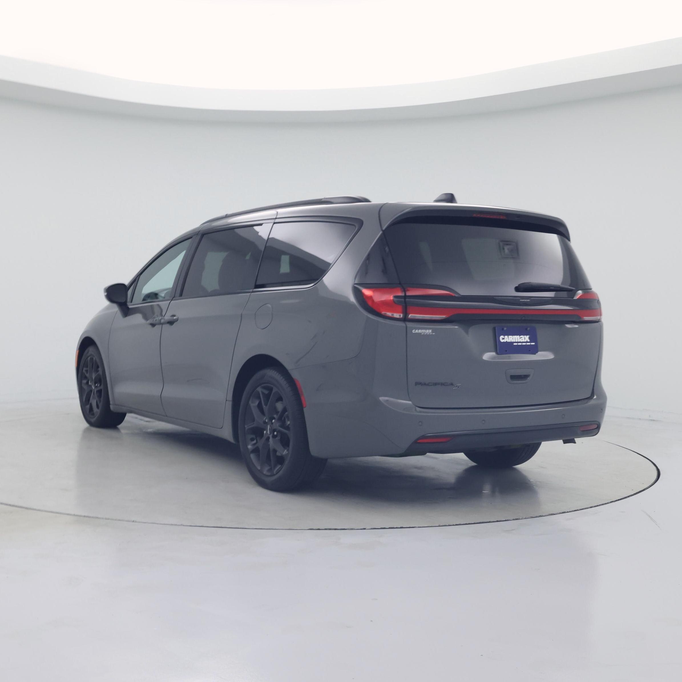 Thumbnail: 2023 Chrysler Pacifica - 2