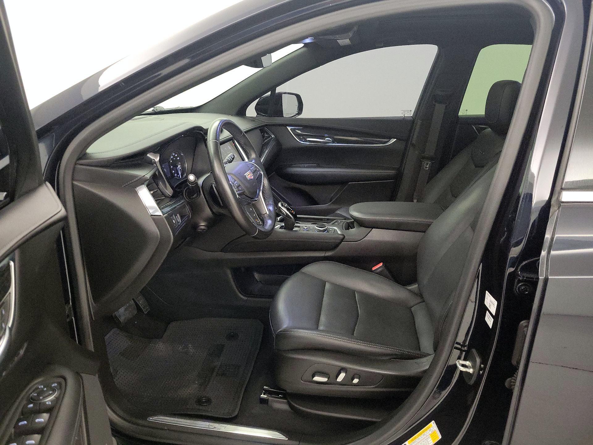 Thumbnail: 2021 Cadillac XT5 - 11
