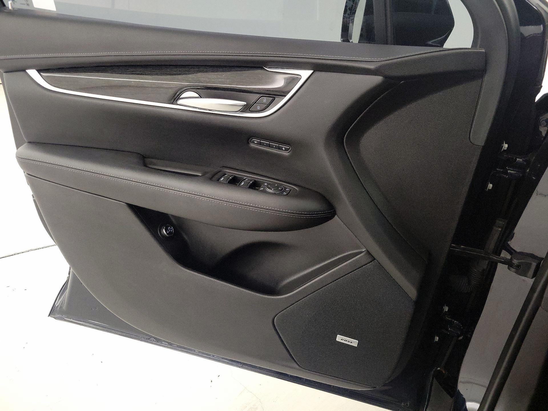 Thumbnail: 2021 Cadillac XT5 - 12