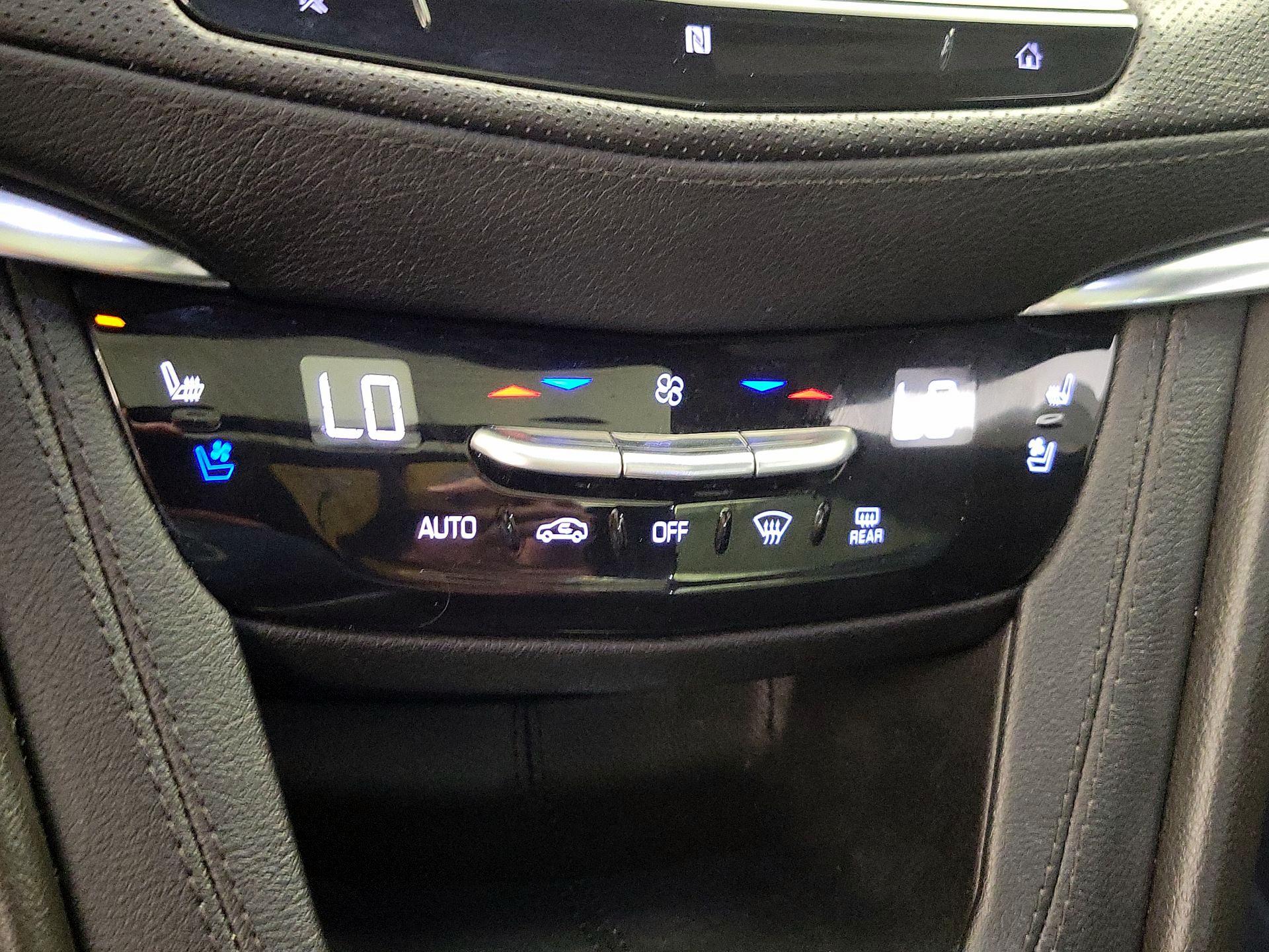 Thumbnail: 2021 Cadillac XT5 - 16