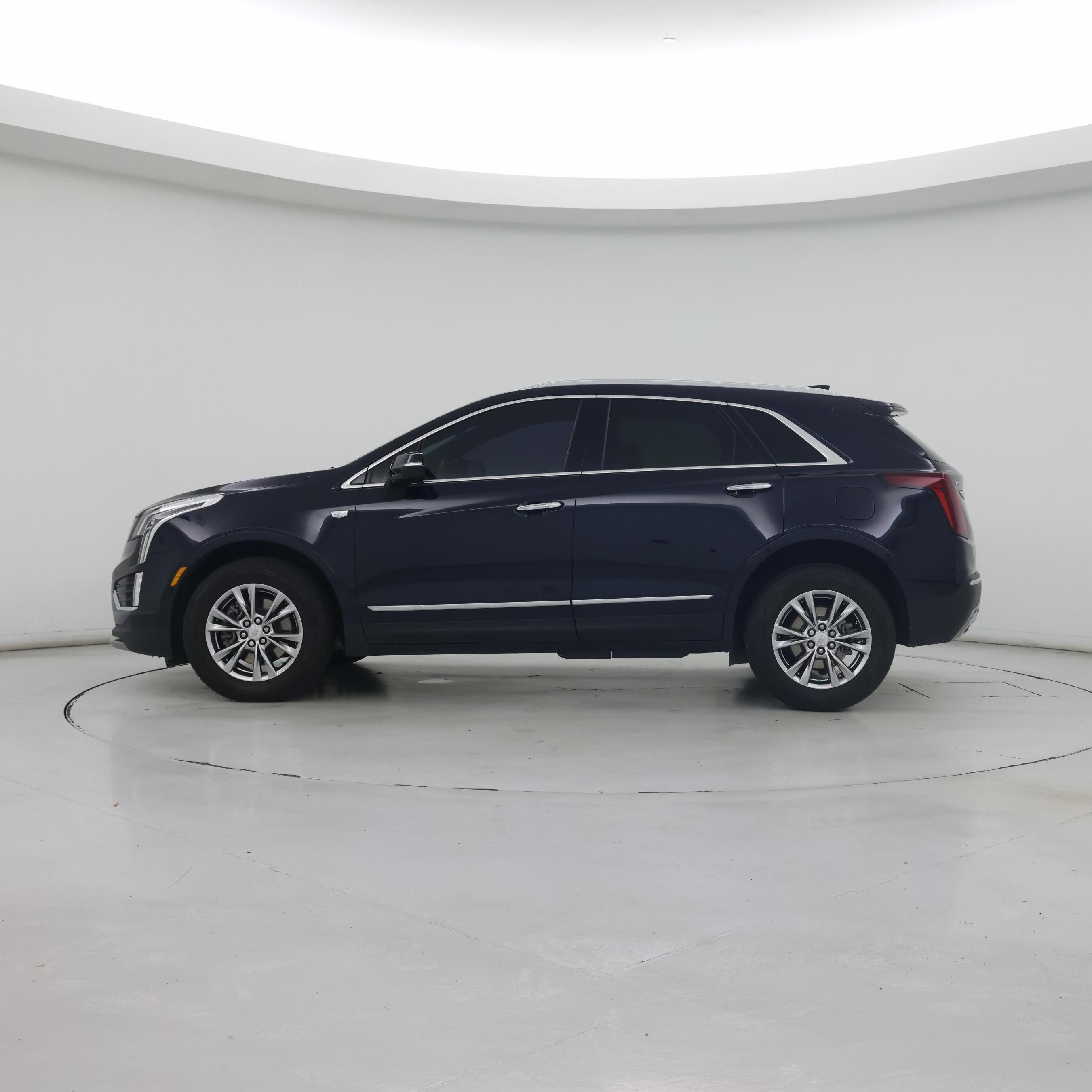 Thumbnail: 2021 Cadillac XT5 - 3