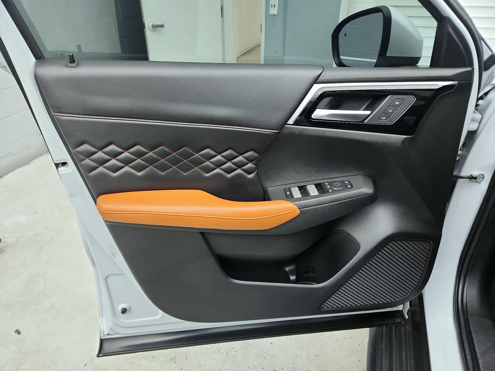 Thumbnail: 2023 Mitsubishi Outlander - 12