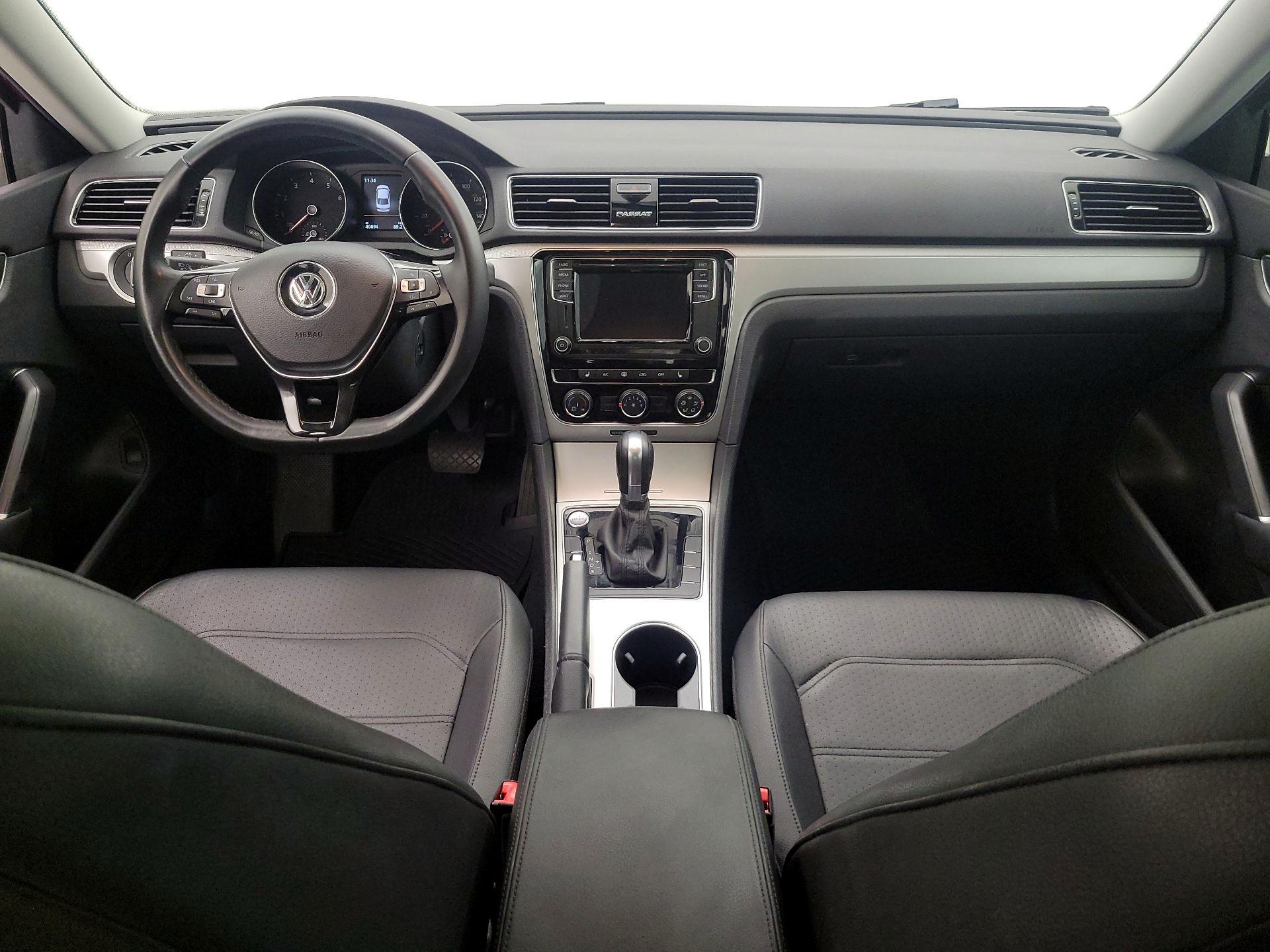 Thumbnail: 2019 Volkswagen Passat - 9