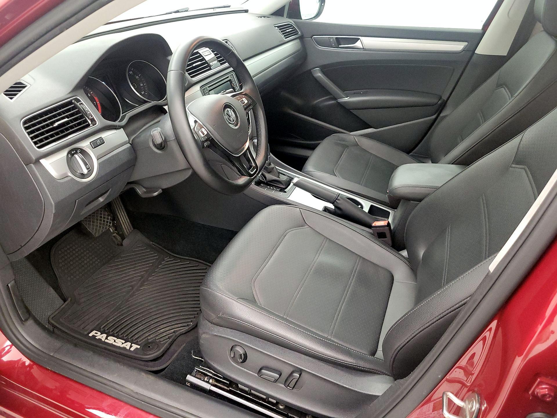 Thumbnail: 2019 Volkswagen Passat - 11