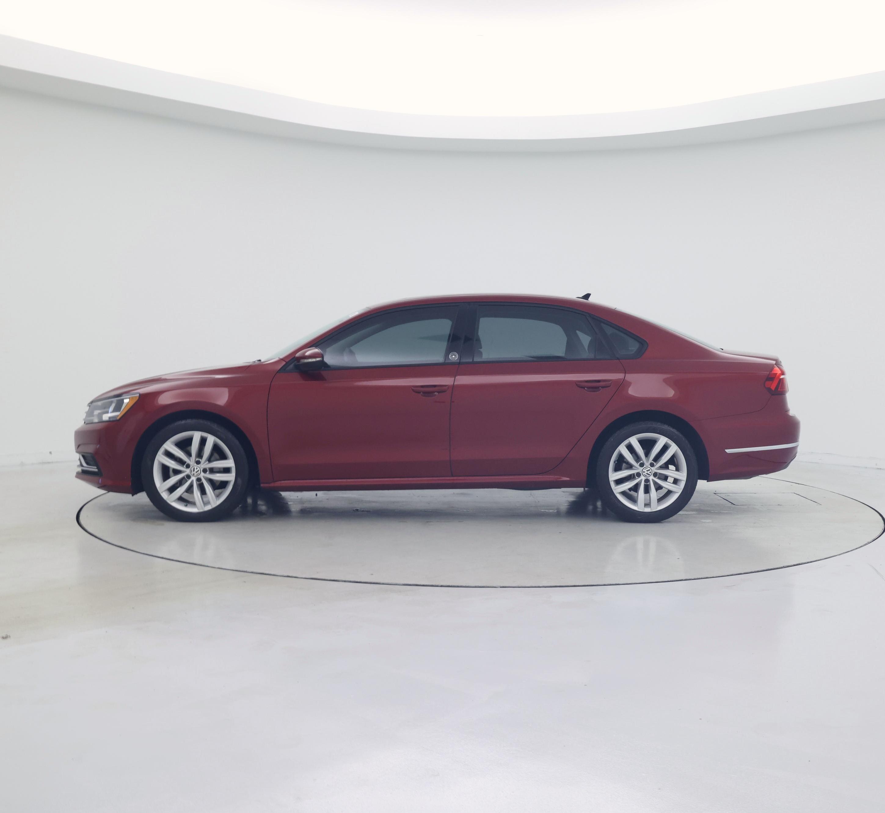Thumbnail: 2019 Volkswagen Passat - 3