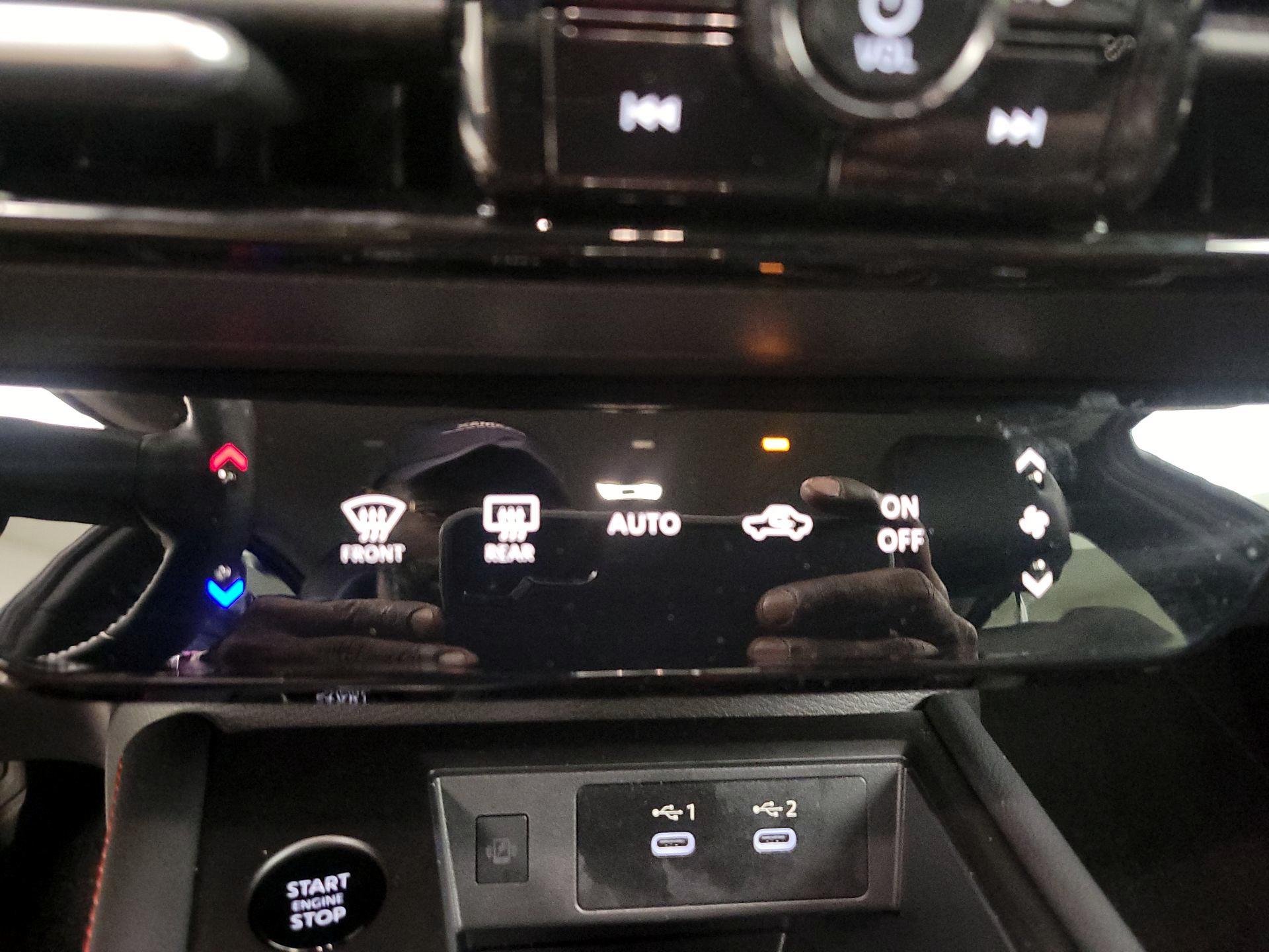 Thumbnail: 2026 Nissan Kicks - 16