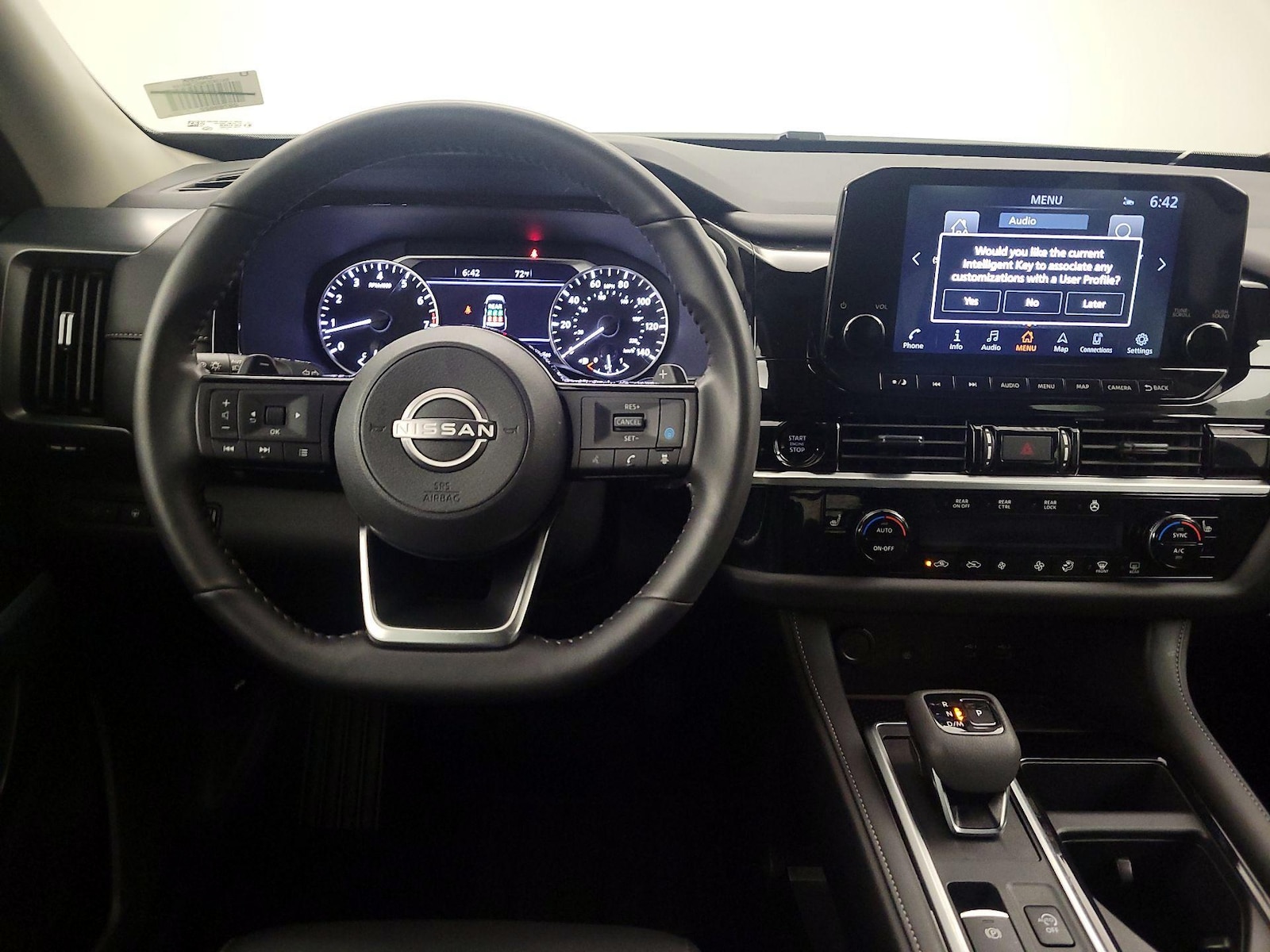 2025 Nissan Pathfinder SL - Photo 11