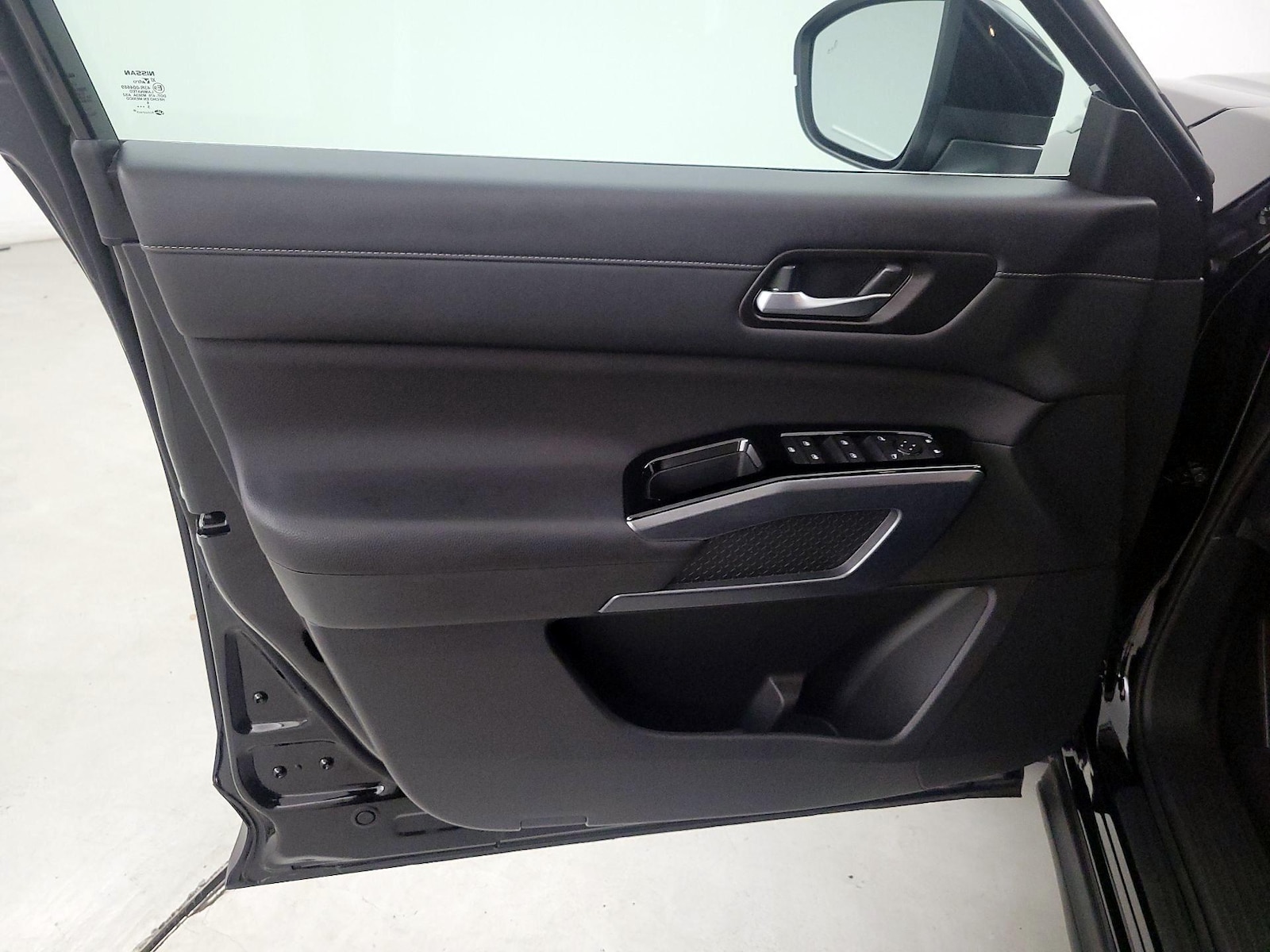 2025 Nissan Pathfinder SL - Photo 13