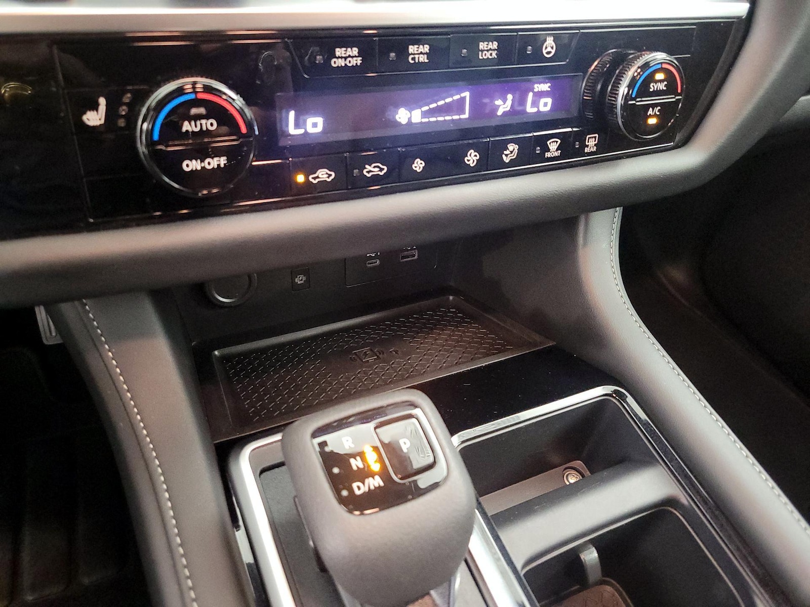 2025 Nissan Pathfinder SL - Photo 18