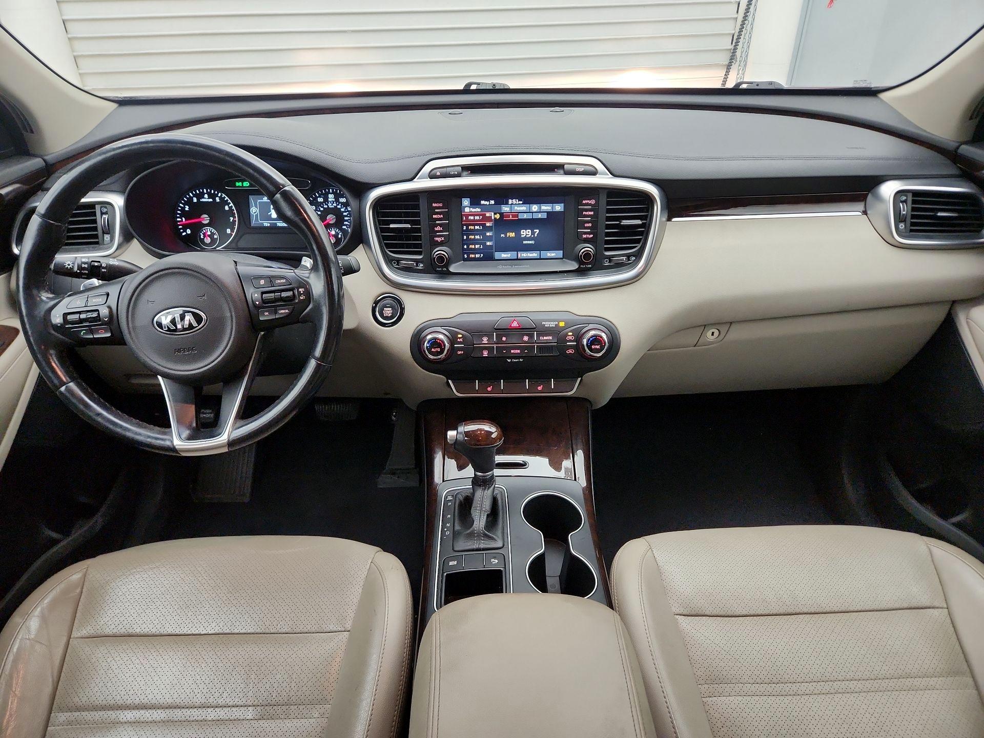 Thumbnail: 2017 Kia Sorento - 9