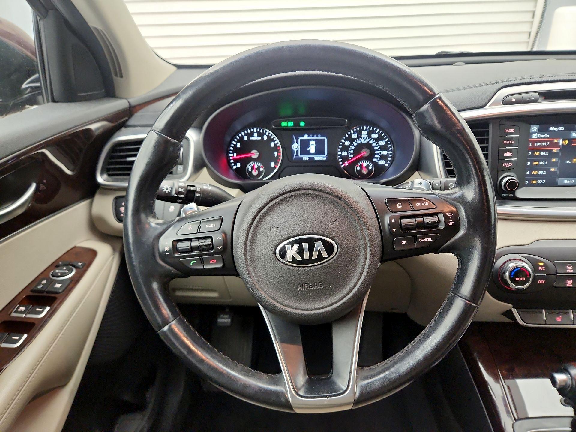Thumbnail: 2017 Kia Sorento - 10