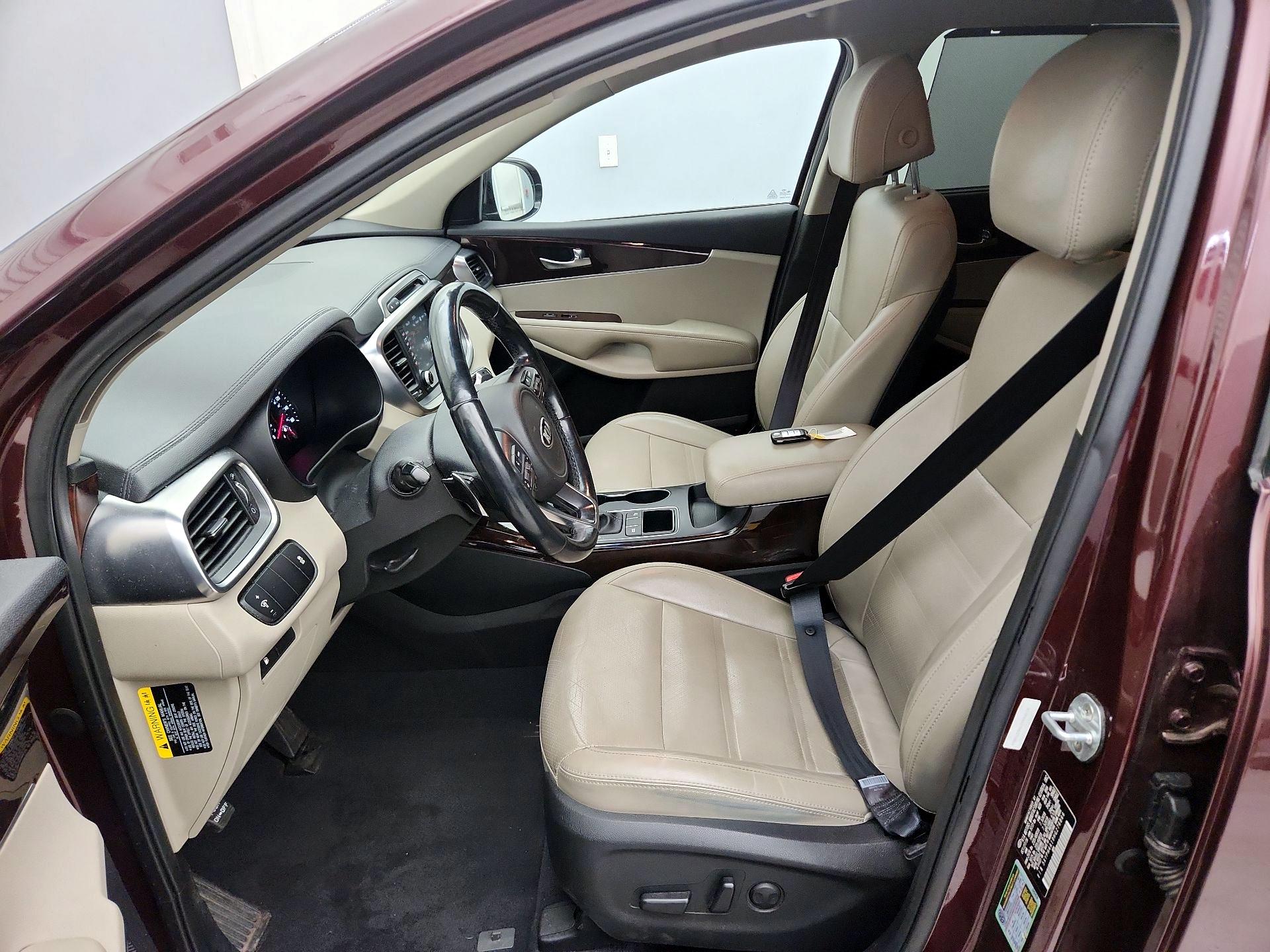 Thumbnail: 2017 Kia Sorento - 11