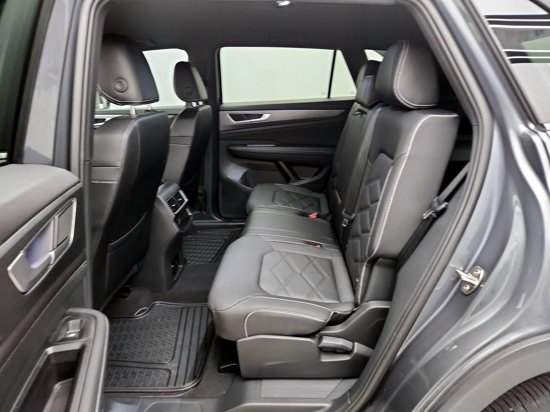 Thumbnail: 2024 Volkswagen Atlas - 19