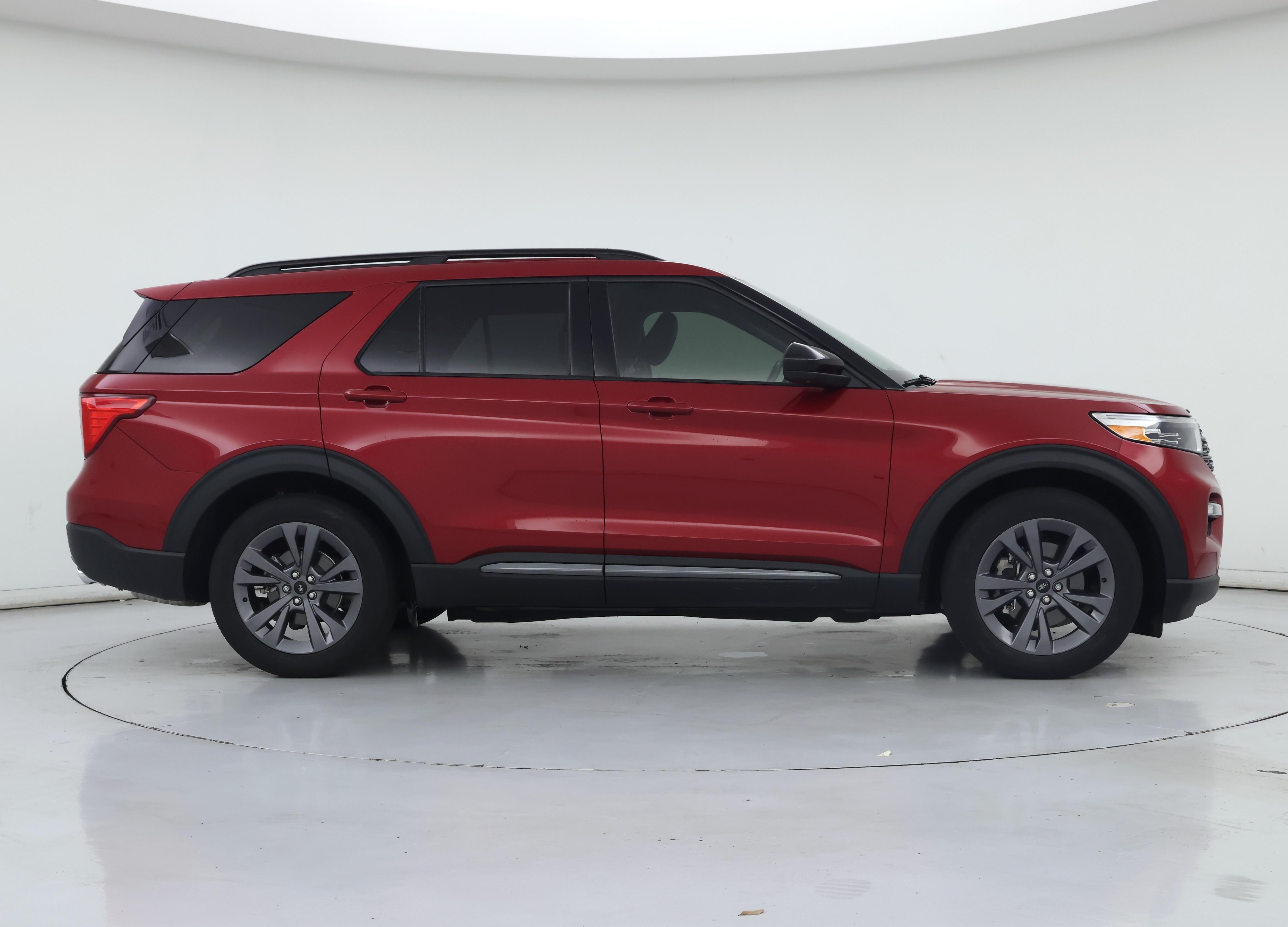 Thumbnail: 2022 Ford Explorer - 7