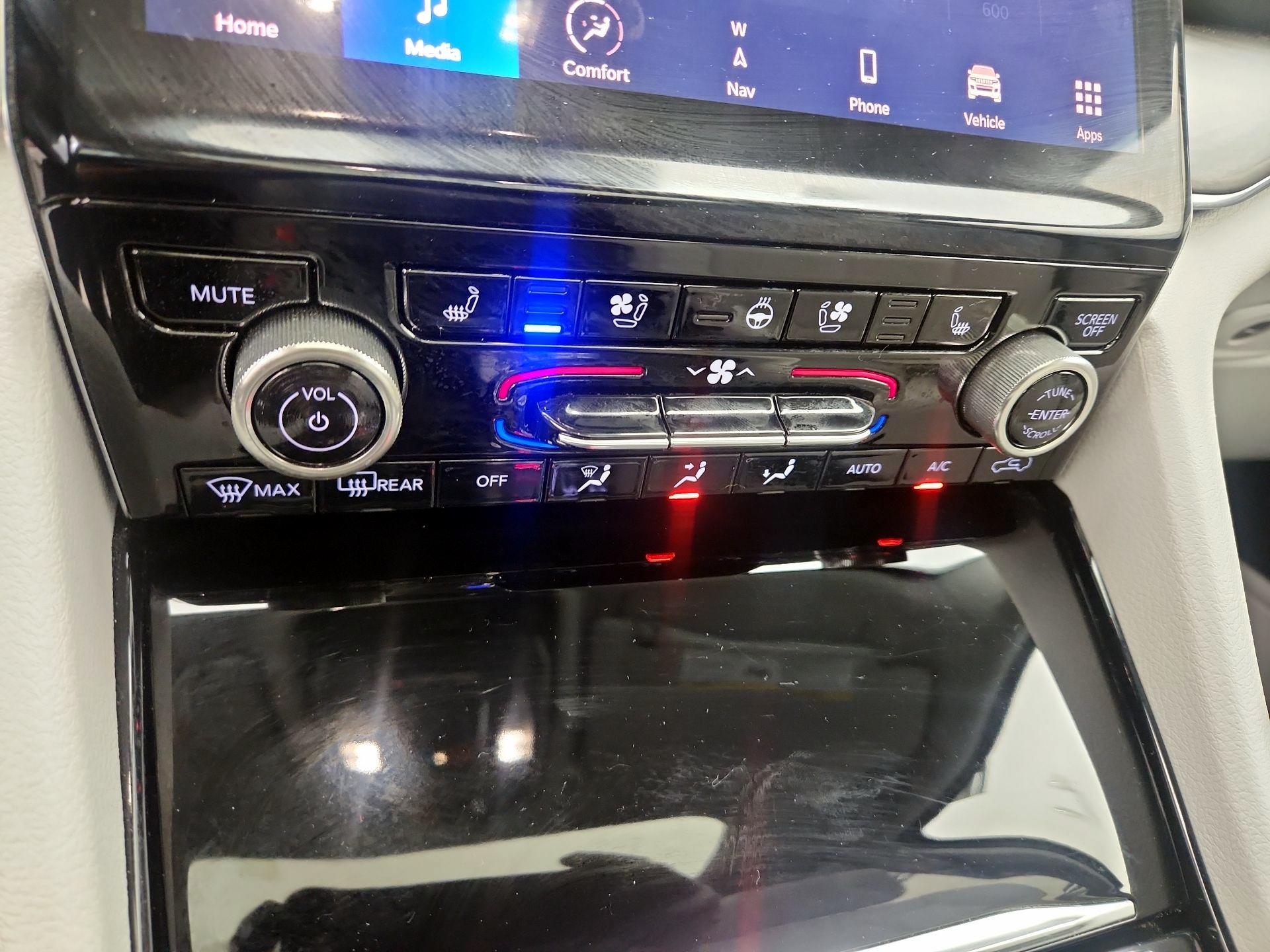 Thumbnail: 2021 Jeep Grand Cherokee L - 17