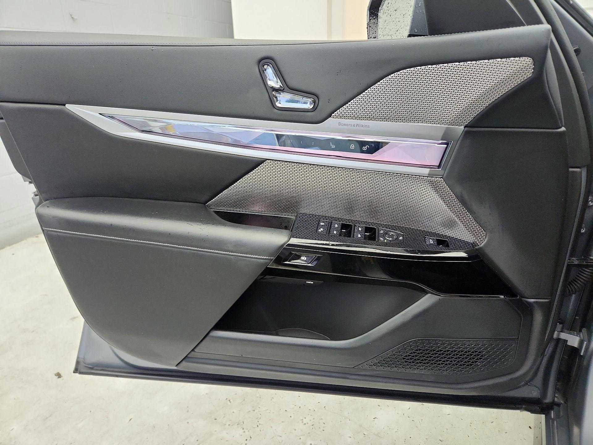 Thumbnail: 2023 BMW i7 - 11