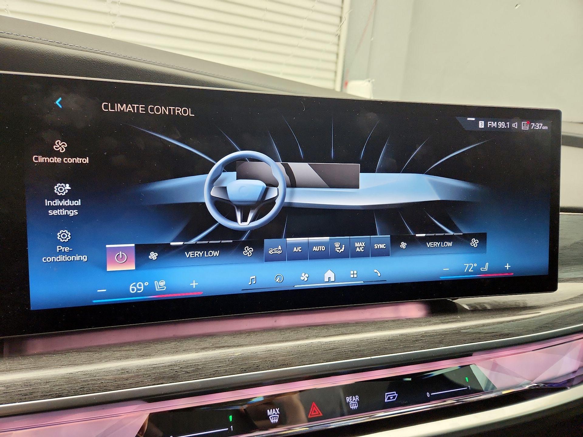 Thumbnail: 2023 BMW i7 - 16