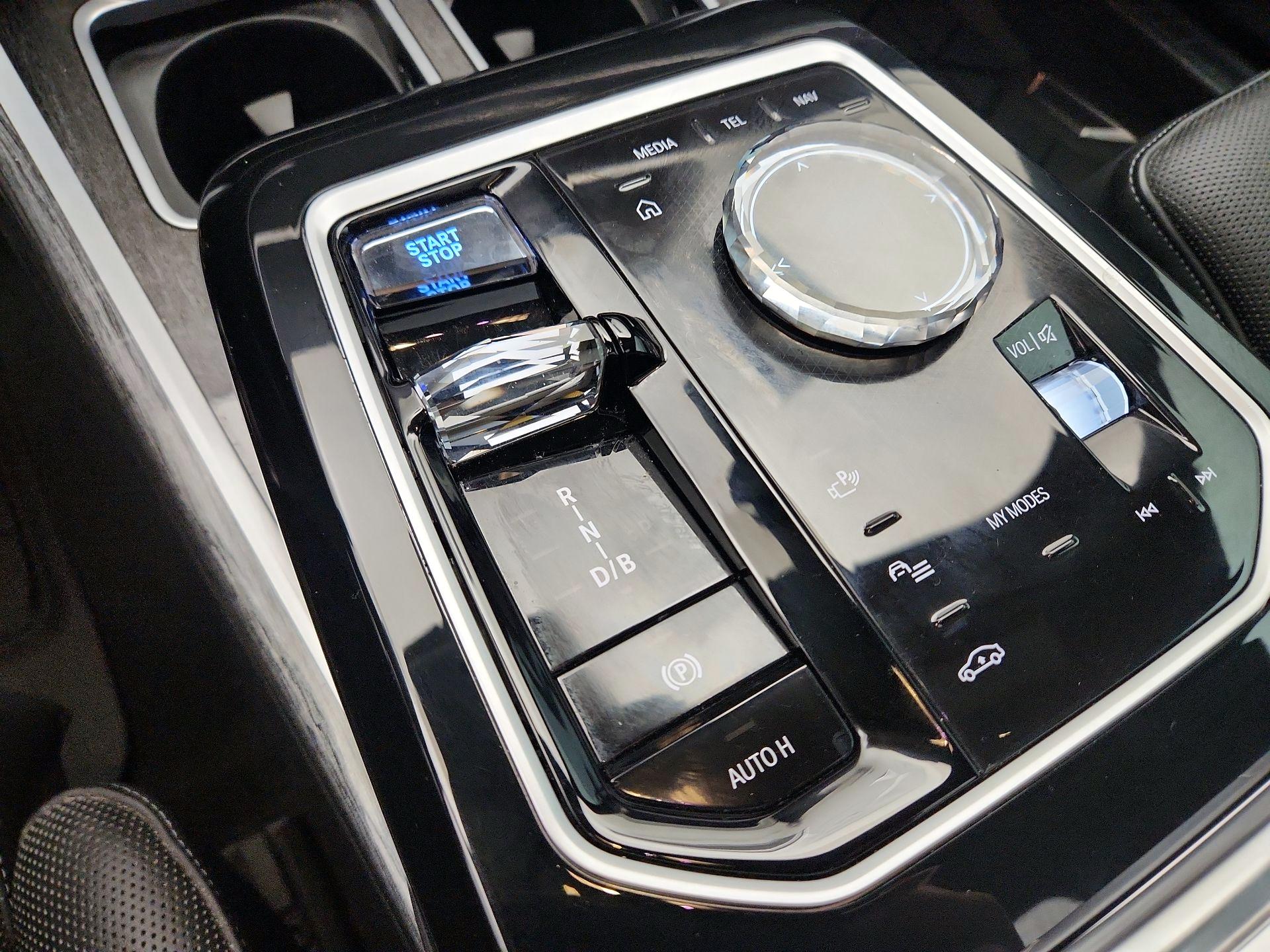 Thumbnail: 2023 BMW i7 - 17