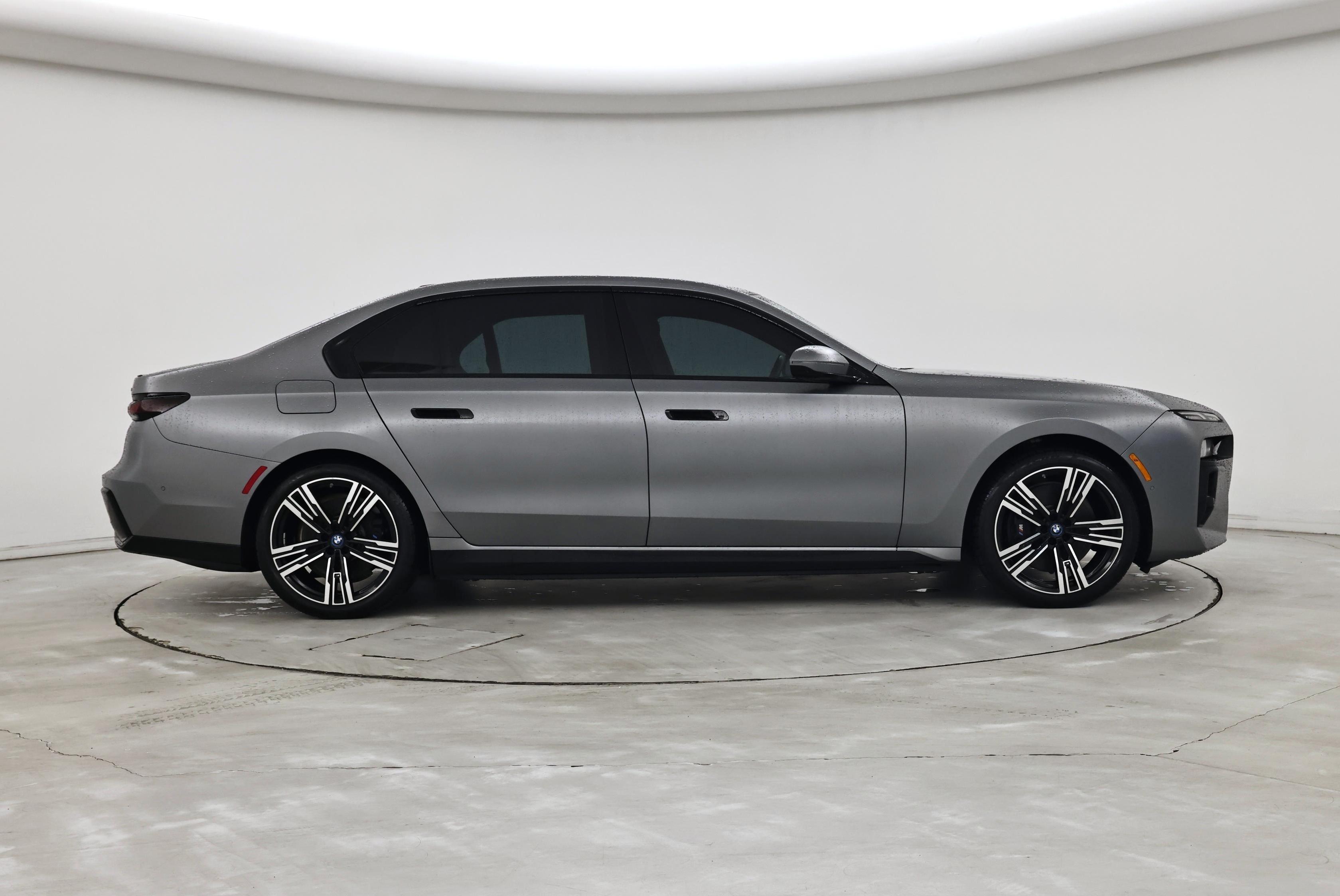 Thumbnail: 2023 BMW i7 - 7