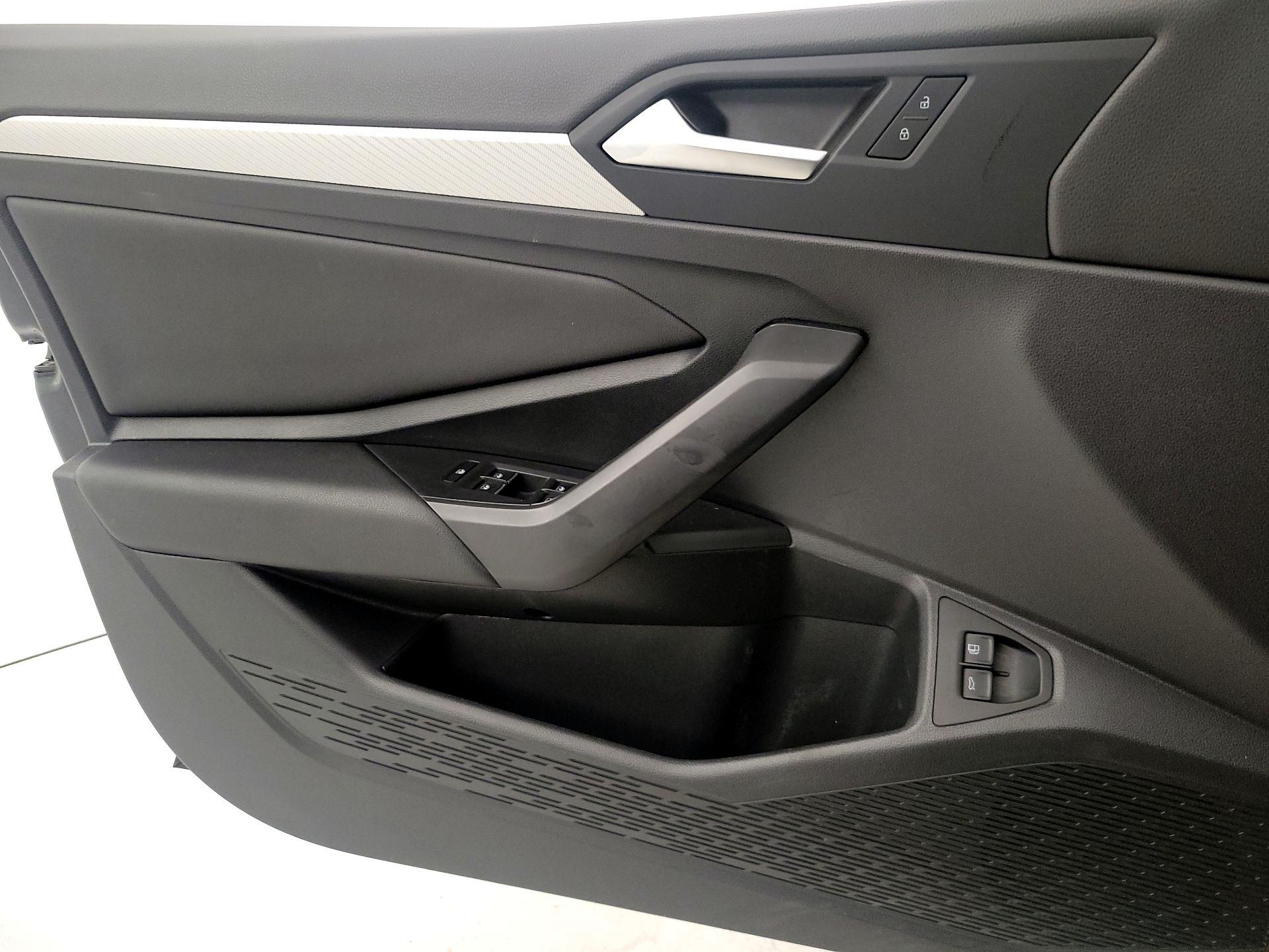 Thumbnail: 2021 Volkswagen Jetta - 12
